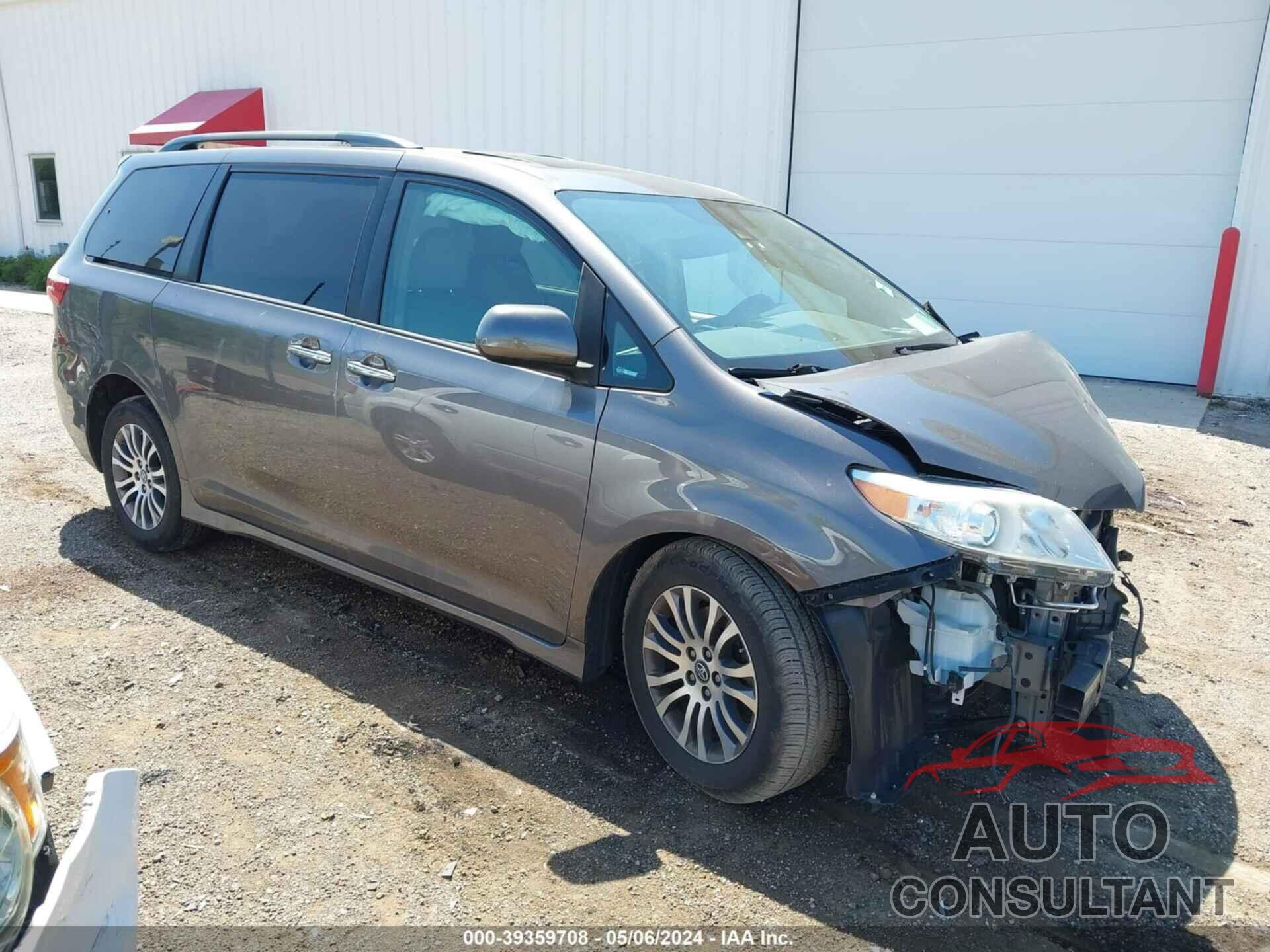 TOYOTA SIENNA 2018 - 5TDYZ3DC5JS922518