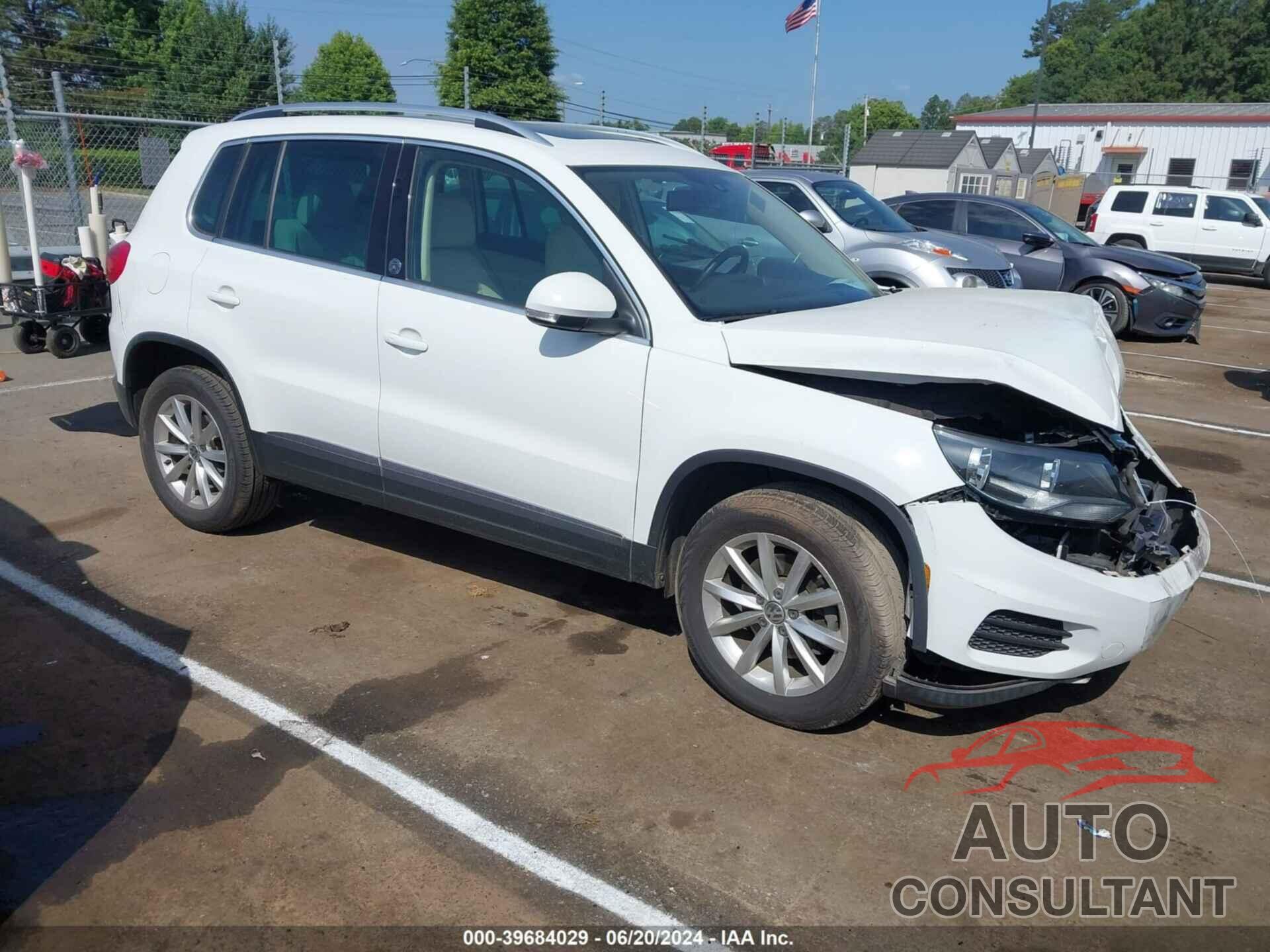 VOLKSWAGEN TIGUAN 2017 - WVGRV7AX0HW507143