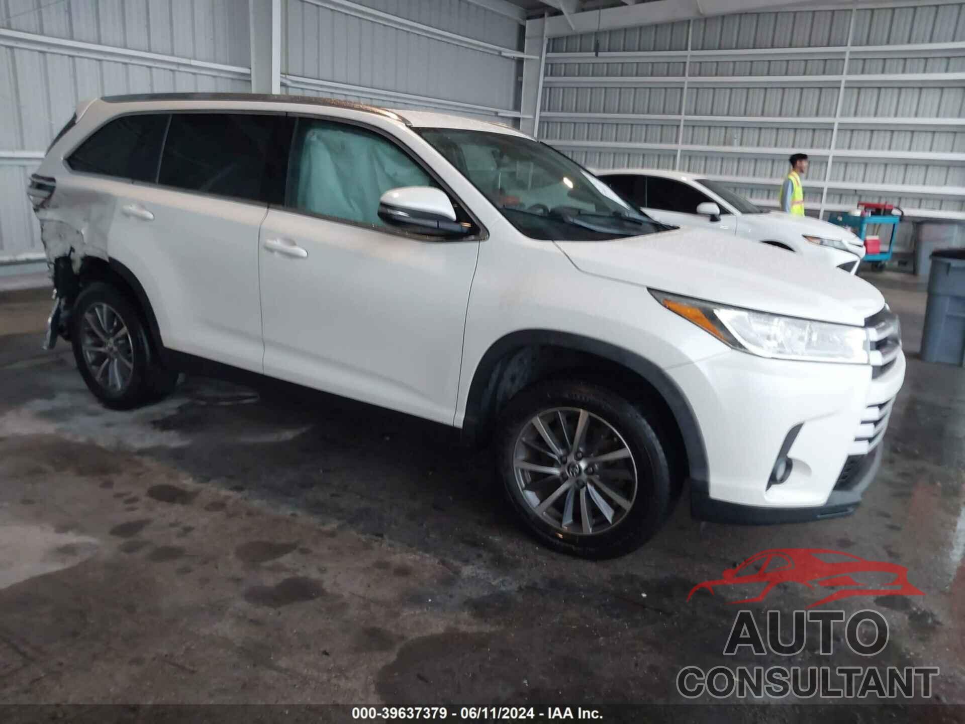 TOYOTA HIGHLANDER 2019 - 5TDKZRFH0KS563906