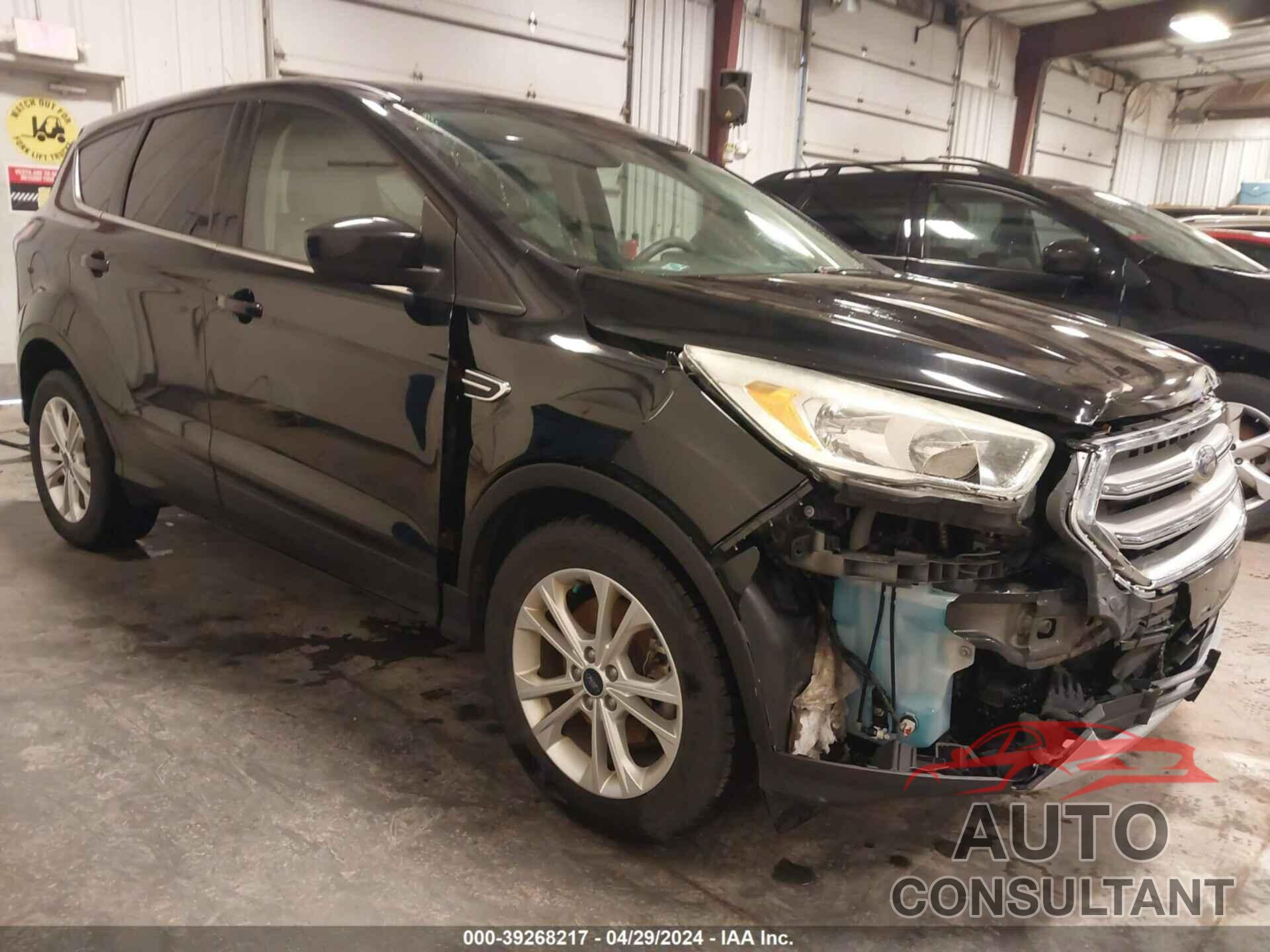 FORD ESCAPE 2017 - 1FMCU9G94HUA13991