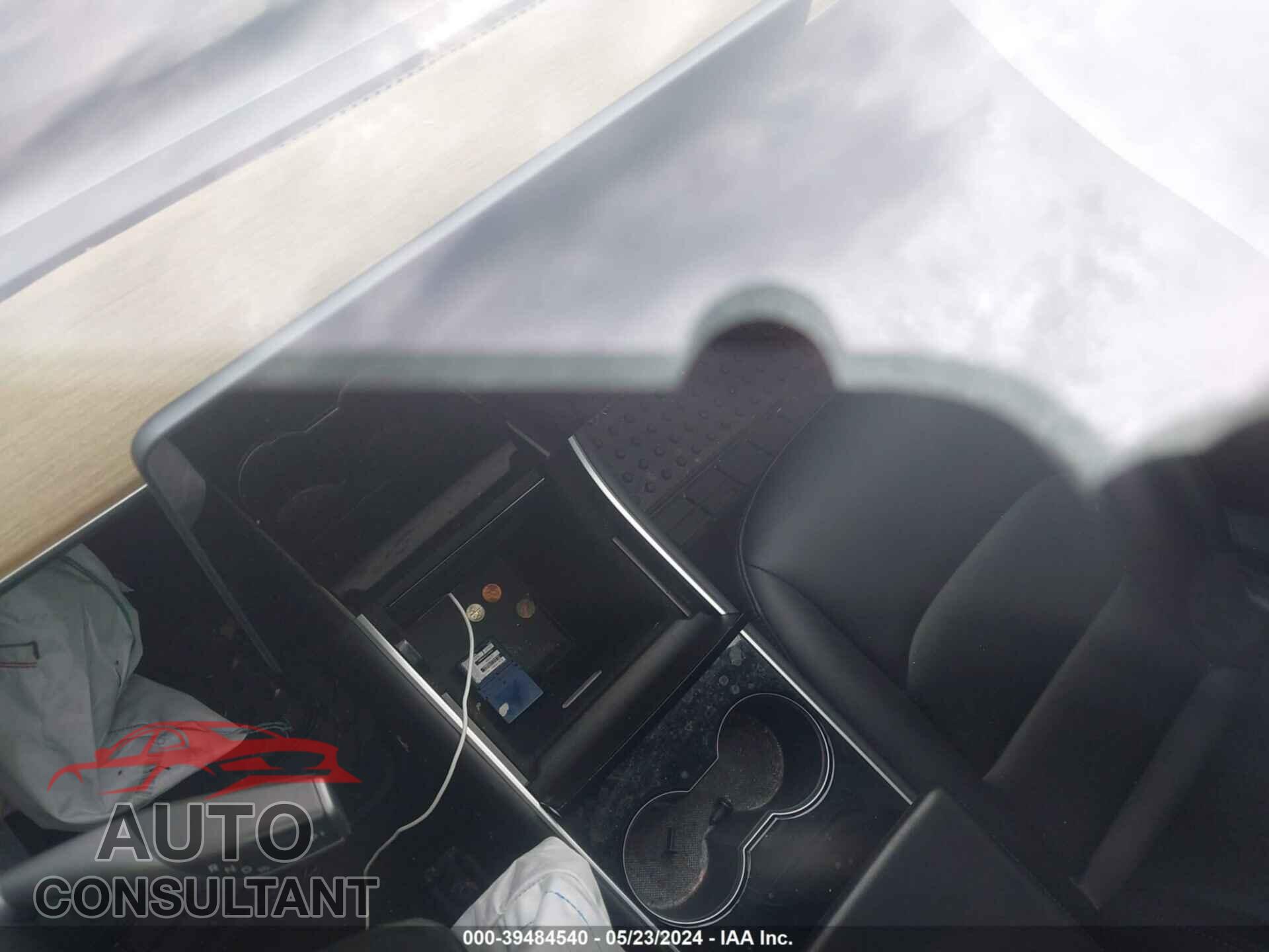 TESLA MODEL 3 2018 - 5YJ3E1EA5JF152770