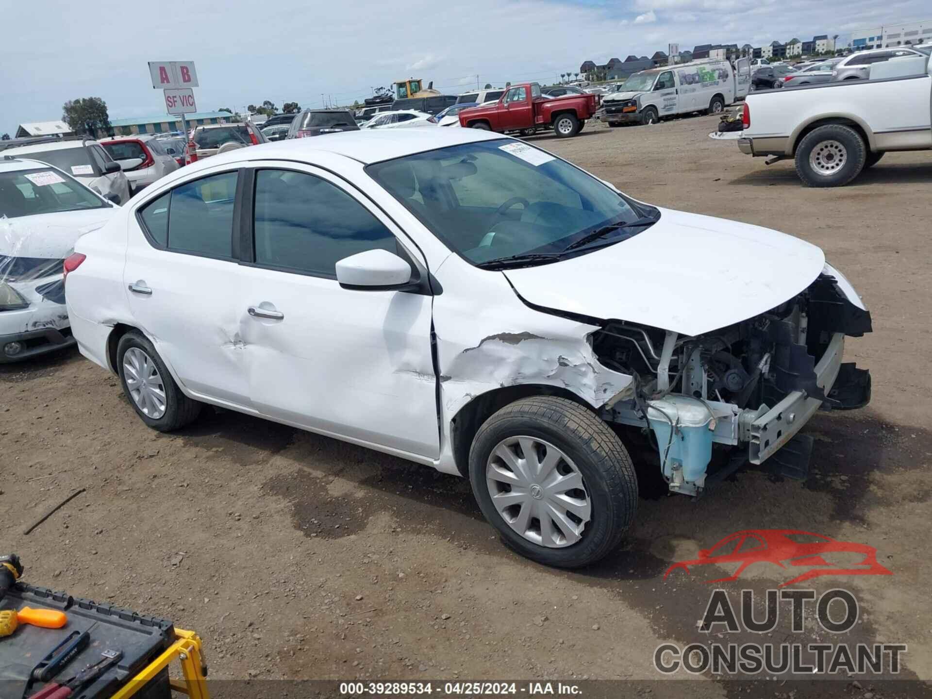 NISSAN VERSA 2018 - 3N1CN7AP3JL882548