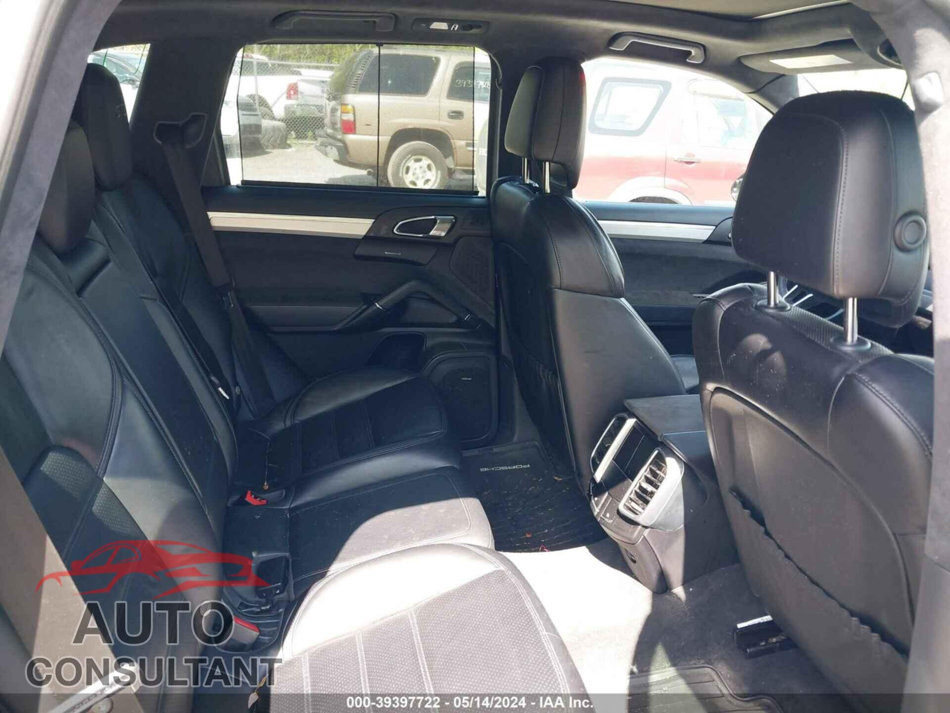 PORSCHE CAYENNE 2017 - WP1AD2A26HLA82491