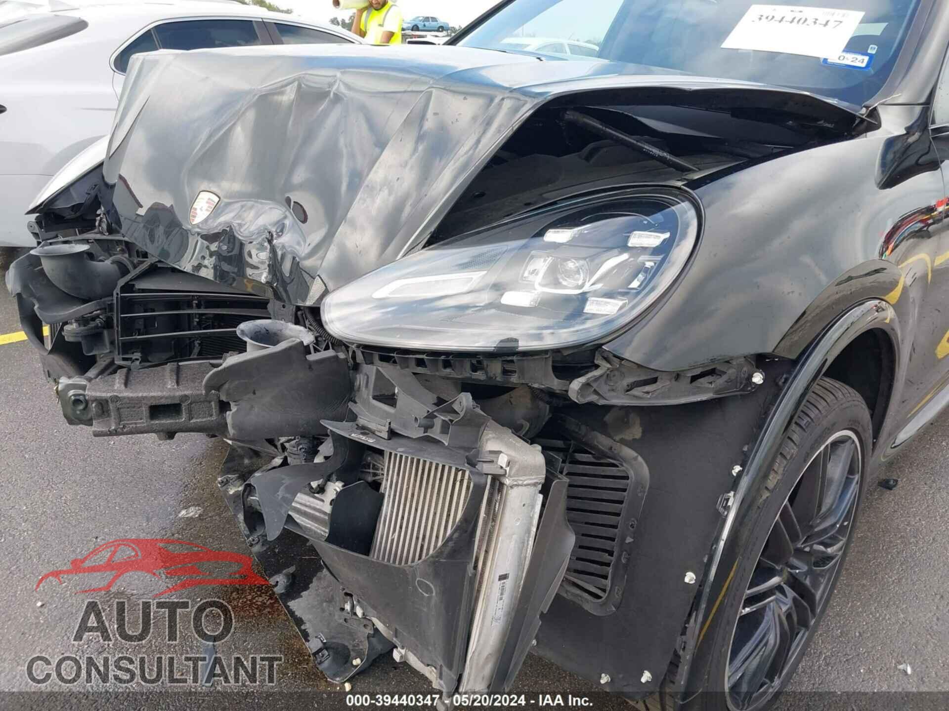 PORSCHE CAYENNE 2016 - WP1AD2A26GLA79086