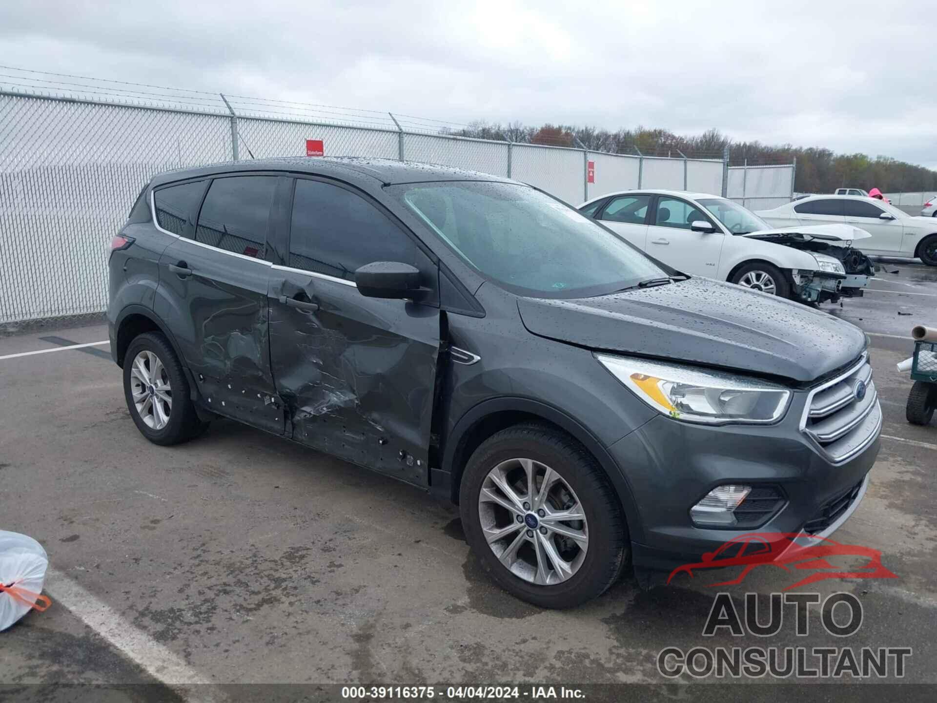 FORD ESCAPE 2017 - 1FMCU0GD6HUE05774