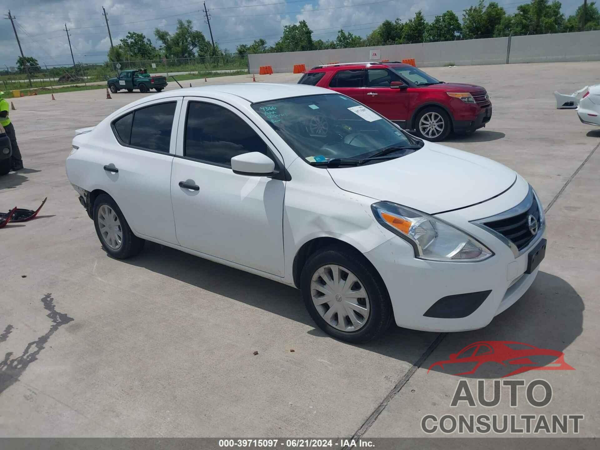 NISSAN VERSA 2018 - 3N1CN7AP4JL818003