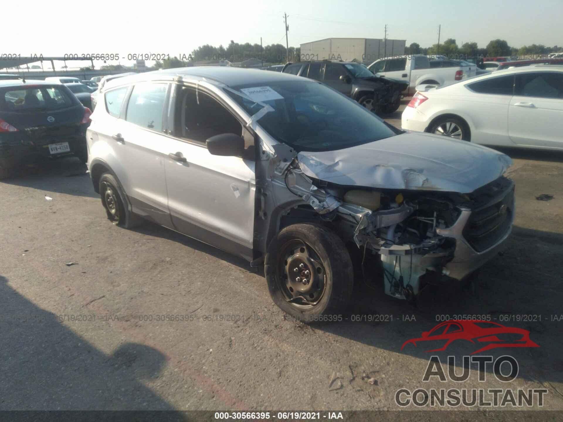 FORD ESCAPE 2017 - 1FMCU0F72HUA27769