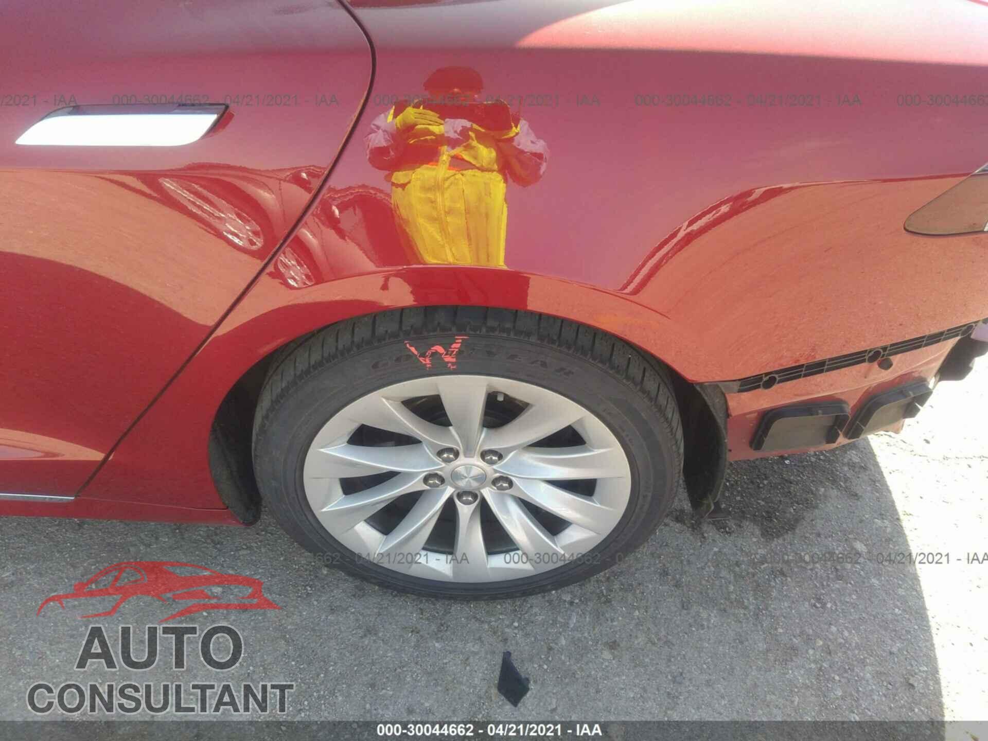 TESLA MODEL S 2016 - 5YJSA1E14GF139475