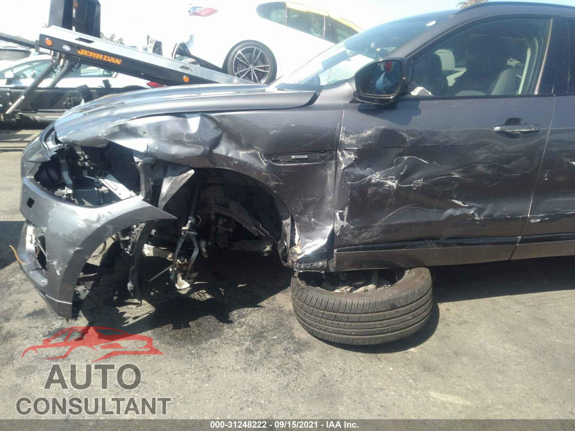 JAGUAR F-PACE 2017 - SADCL2BV6HA886019