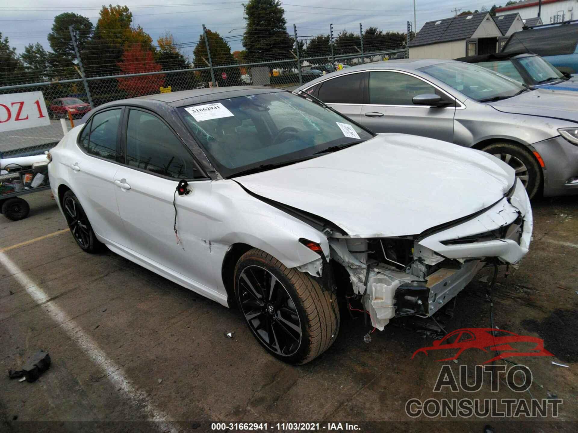 TOYOTA CAMRY 2018 - 4T1B61HK4JU015089