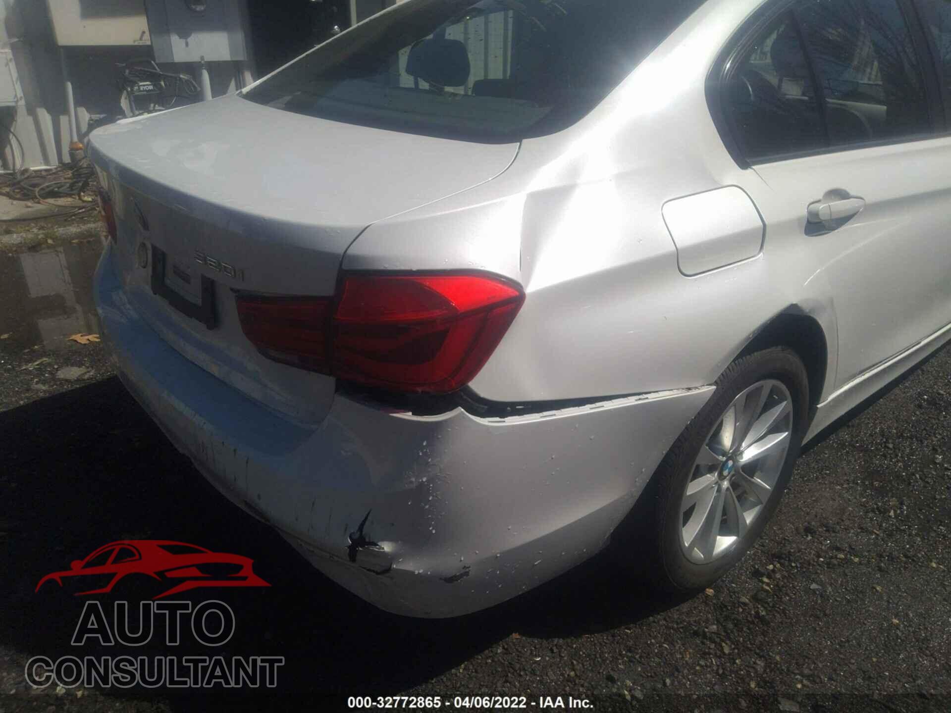 BMW 3 SERIES 2016 - WBA8E5G55GNU20575