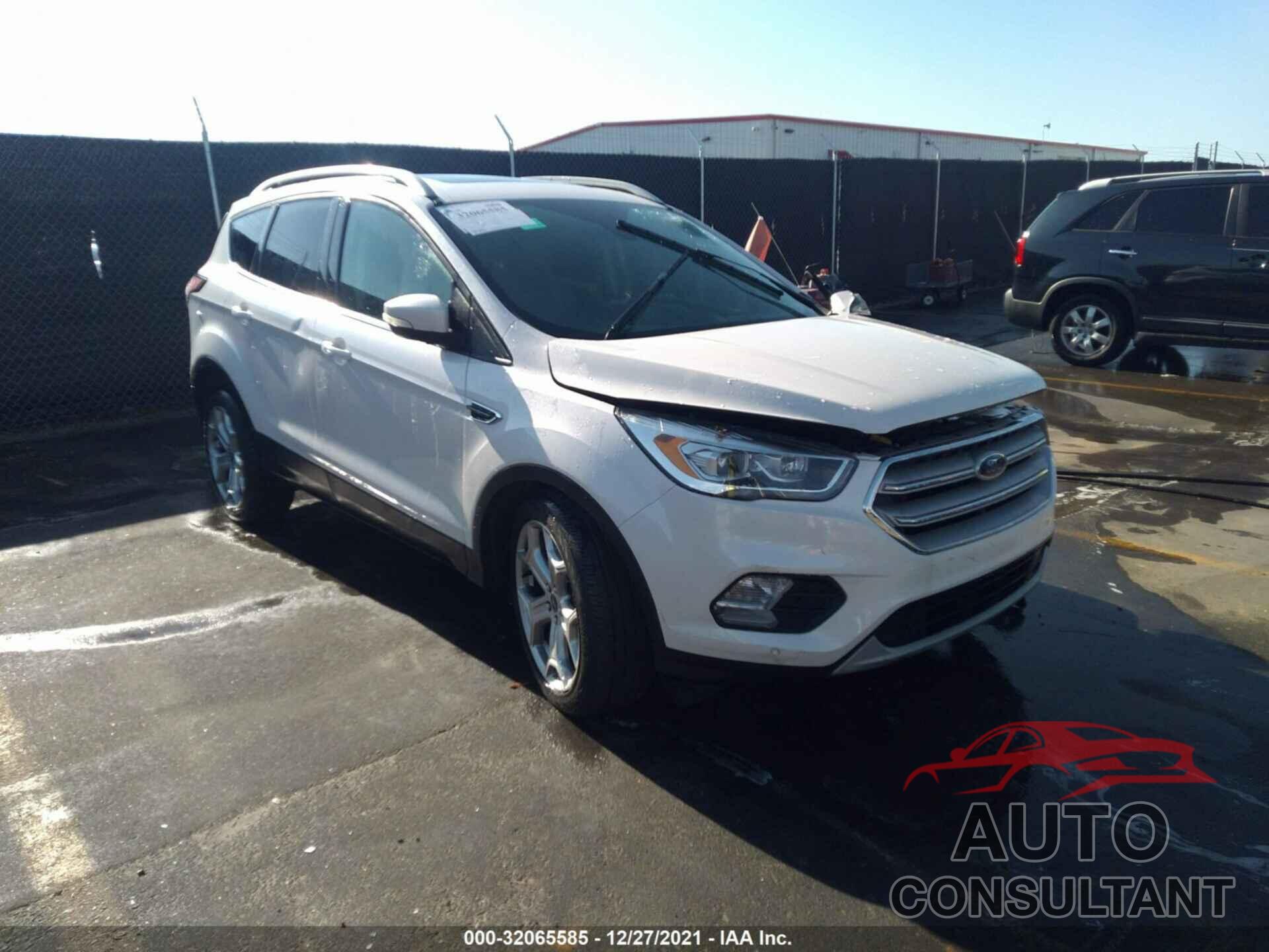 FORD ESCAPE 2018 - 1FMCU0J98JUB95317