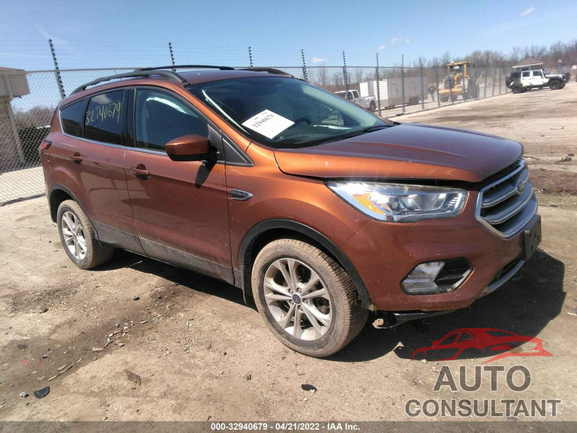 FORD ESCAPE 2017 - 1FMCU9G93HUE10754
