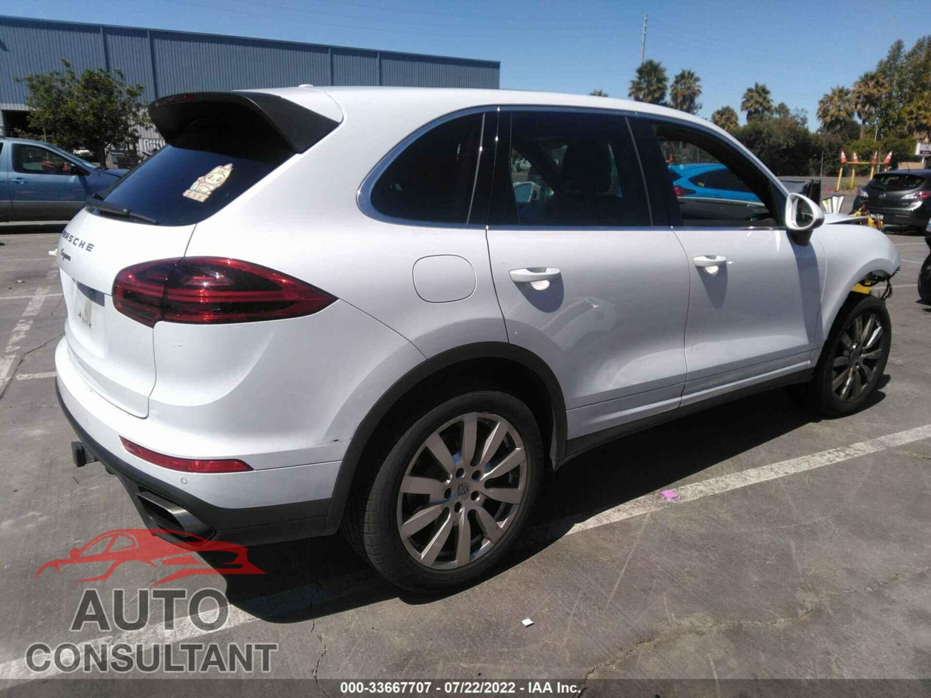 PORSCHE CAYENNE 2016 - WP1AA2A2XGLA09325