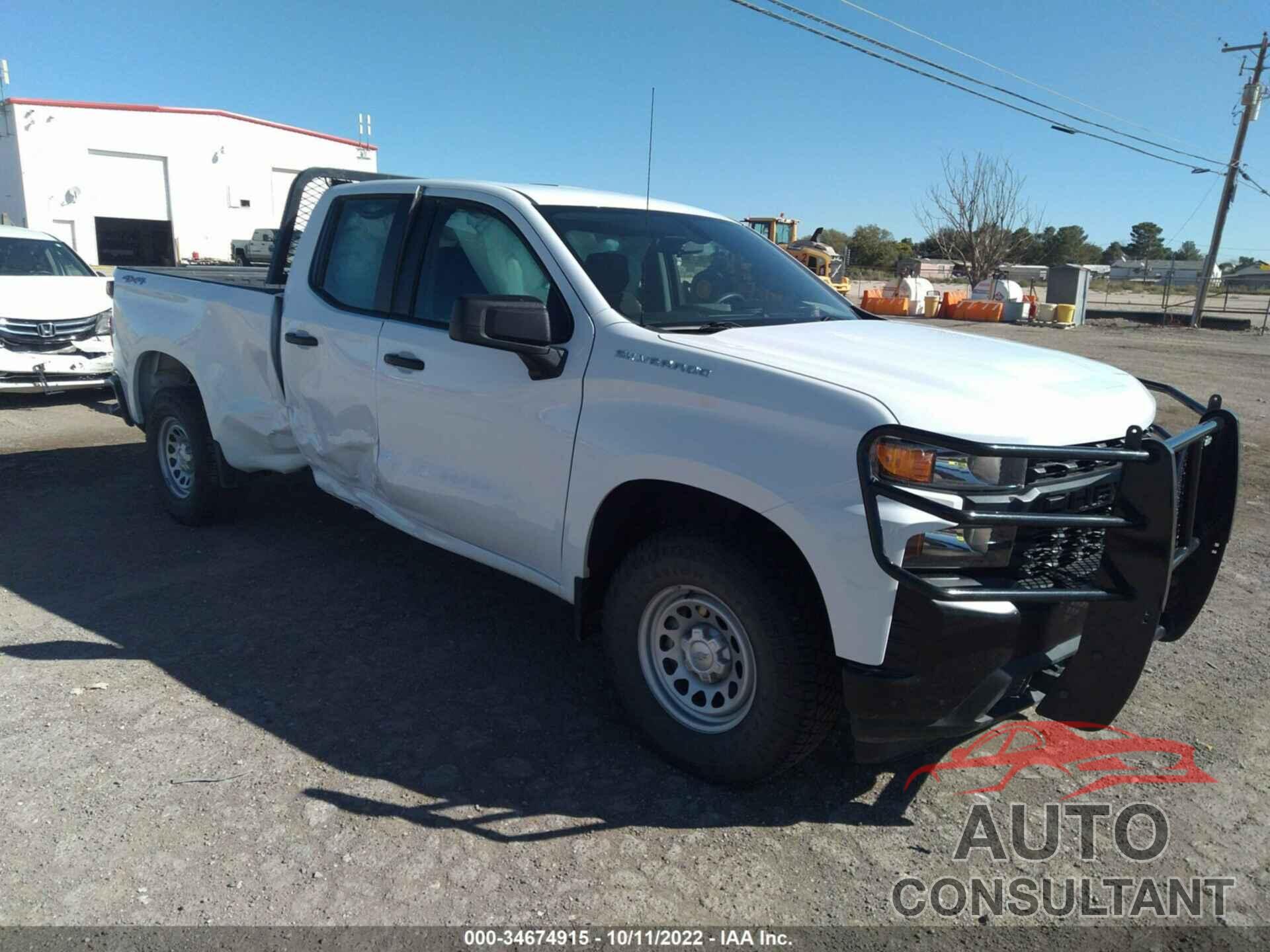 CHEVROLET SILVERADO 1500 2021 - 1GCRYAEF8MZ337892
