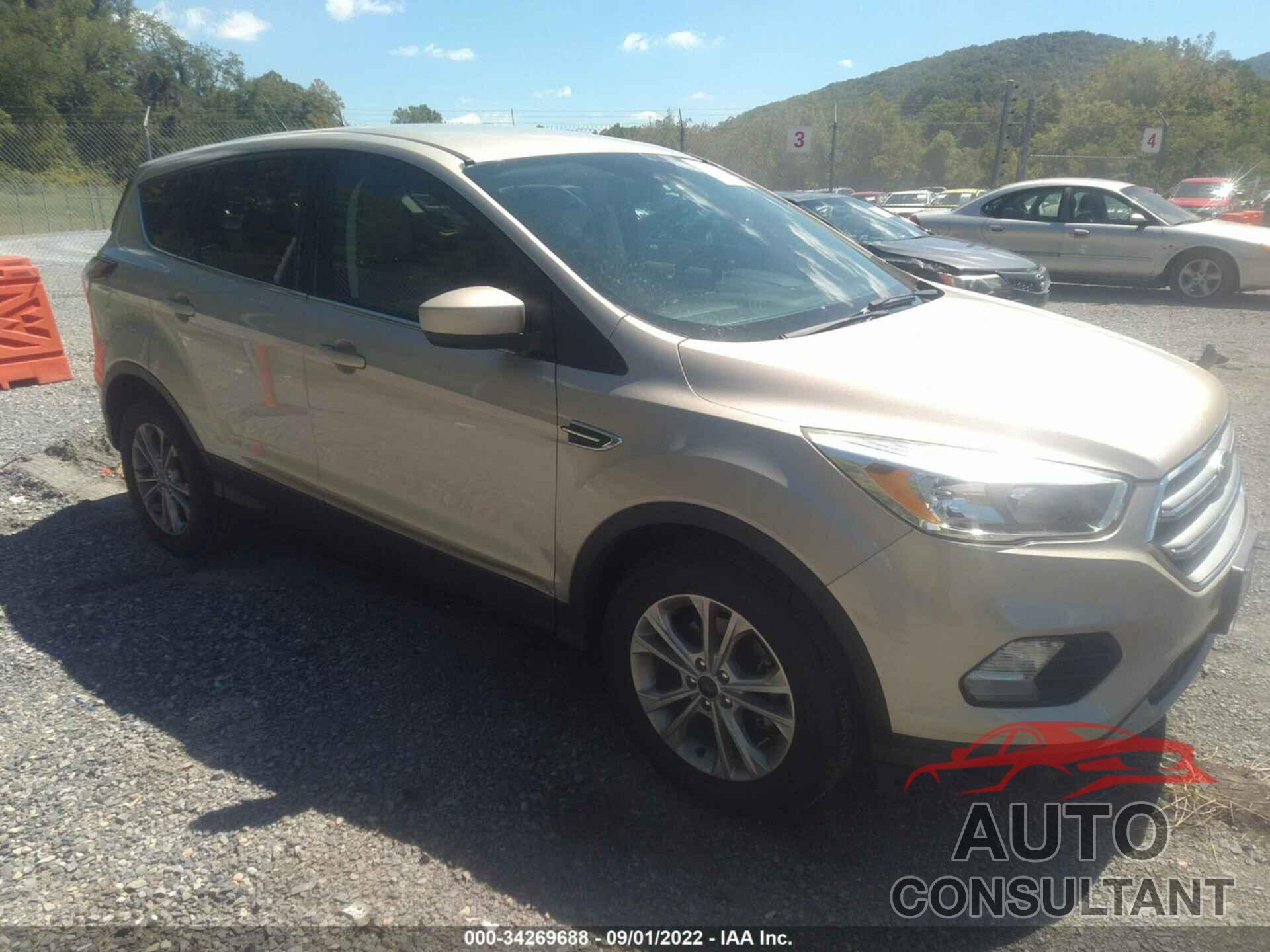 FORD ESCAPE 2017 - 1FMCU0GD2HUE00751