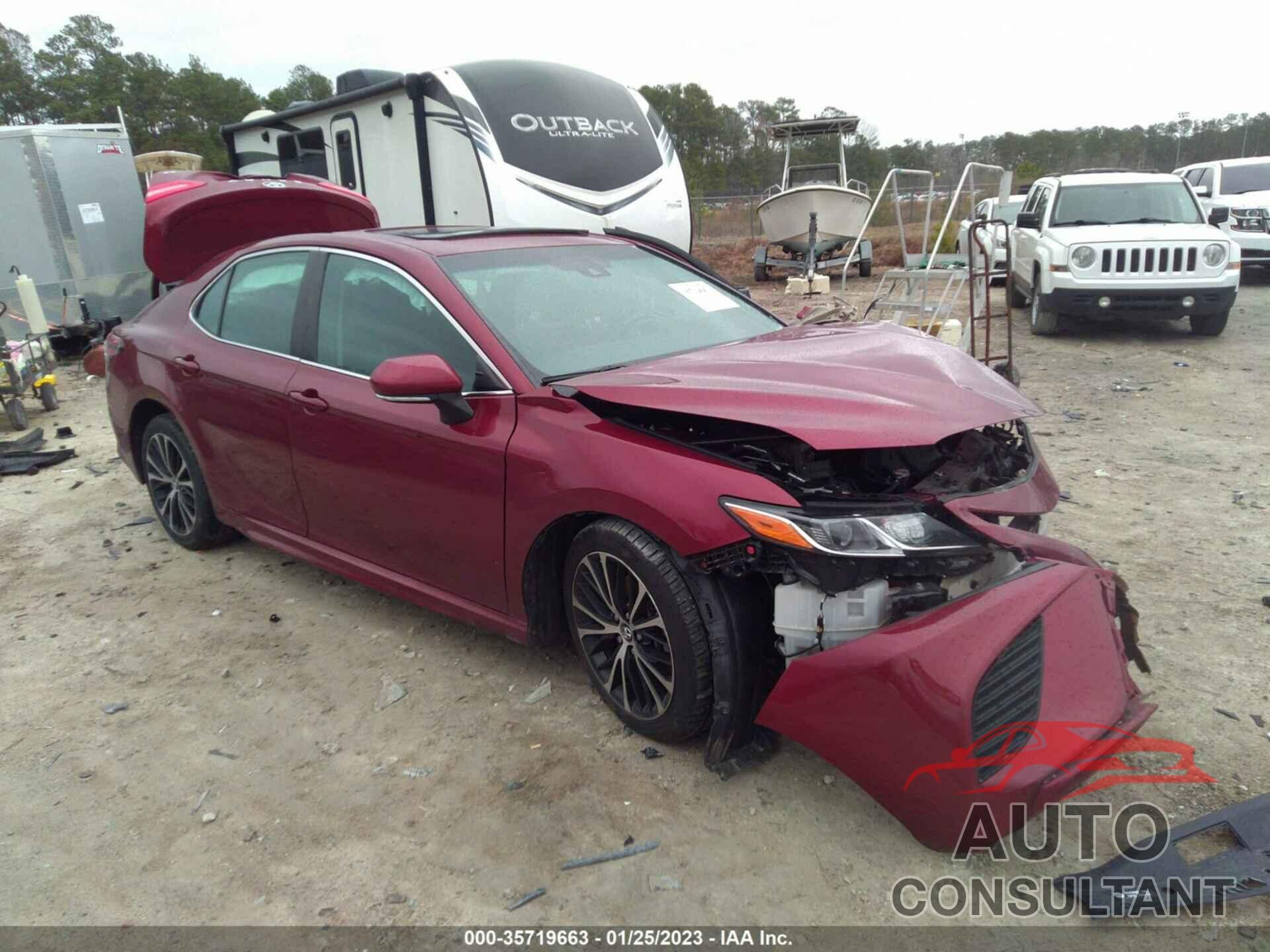 TOYOTA CAMRY 2018 - 4T1B11HK9JU536985
