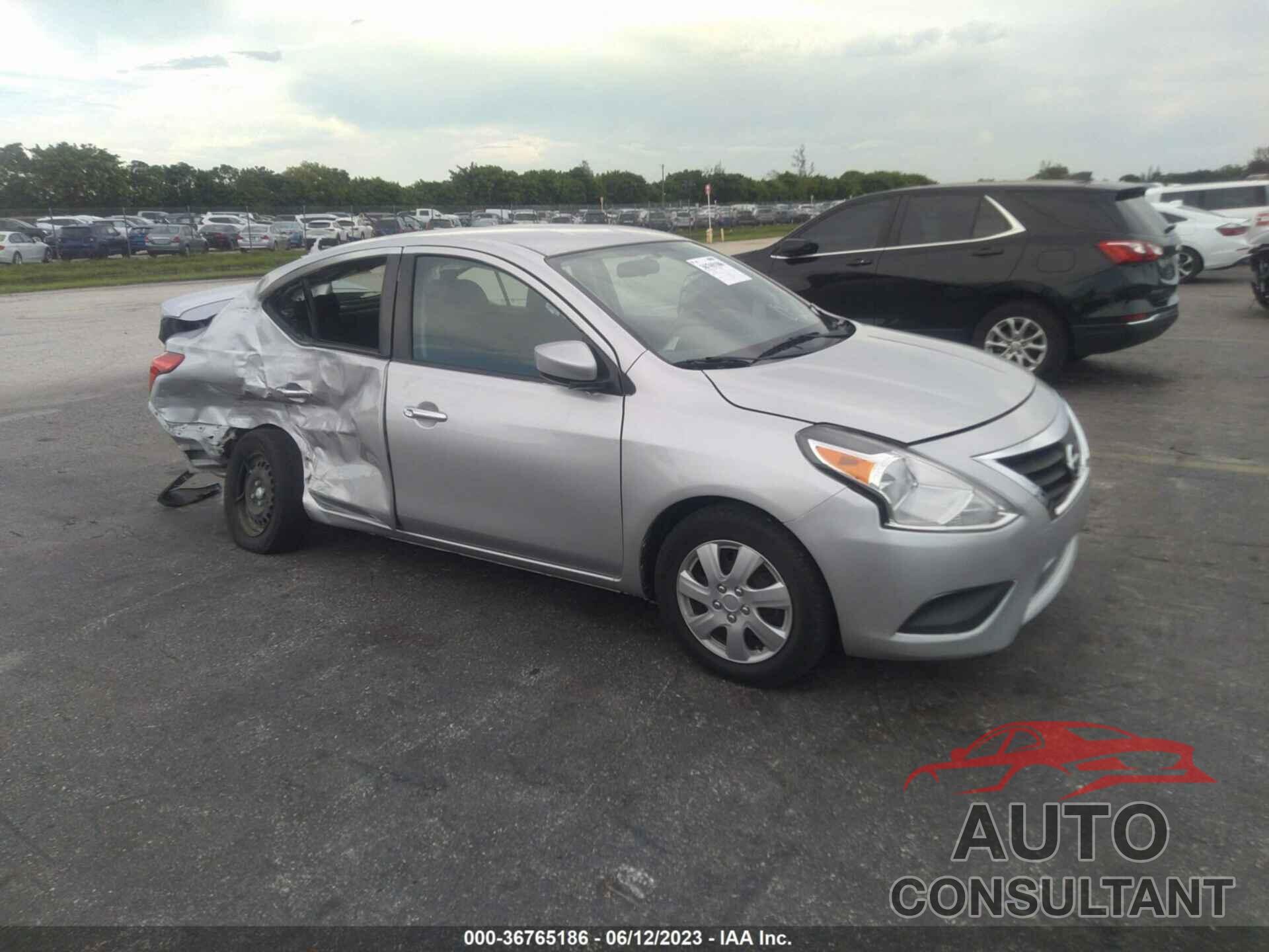 NISSAN VERSA 2019 - 3N1CN7AP5KL852291