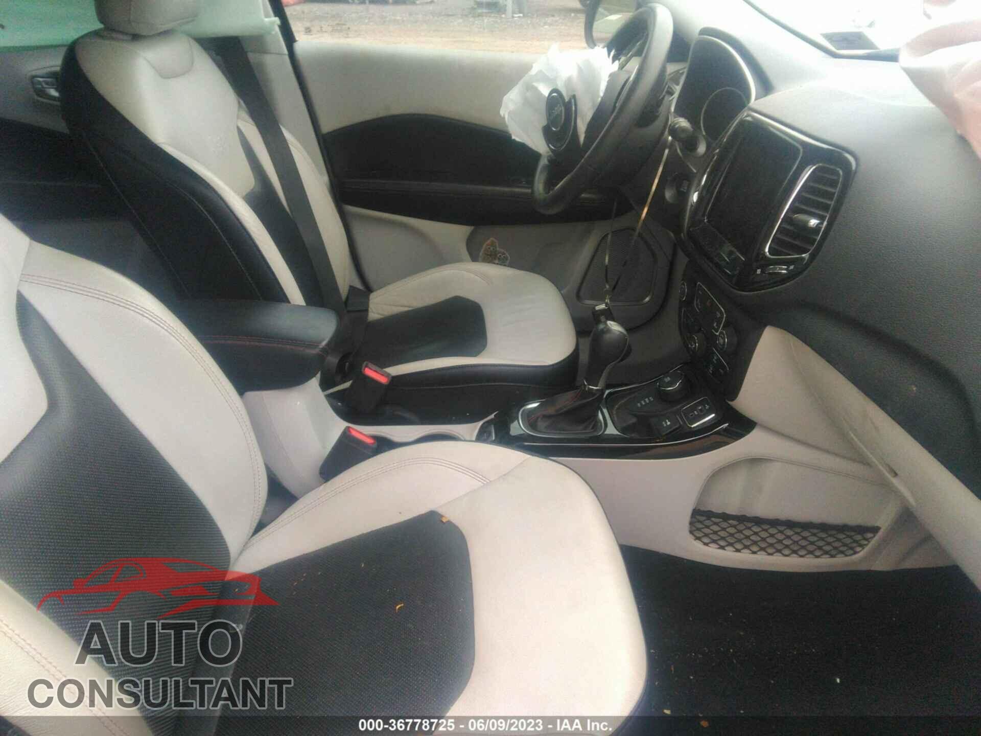 JEEP COMPASS 2018 - 3C4NJDCB5JT100994