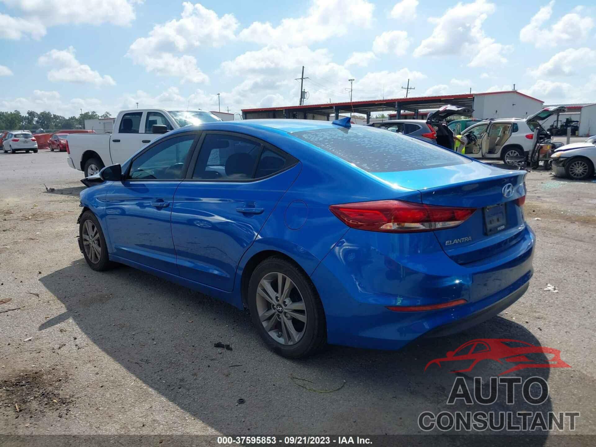 HYUNDAI ELANTRA 2017 - 5NPD84LF2HH170036