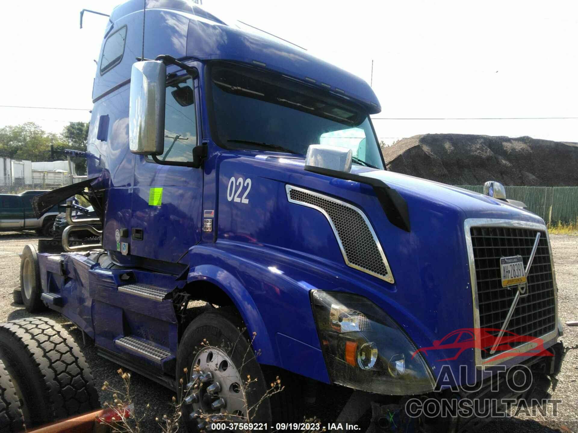 VOLVO VNL 2018 - 4V4NC9EH5JN889077