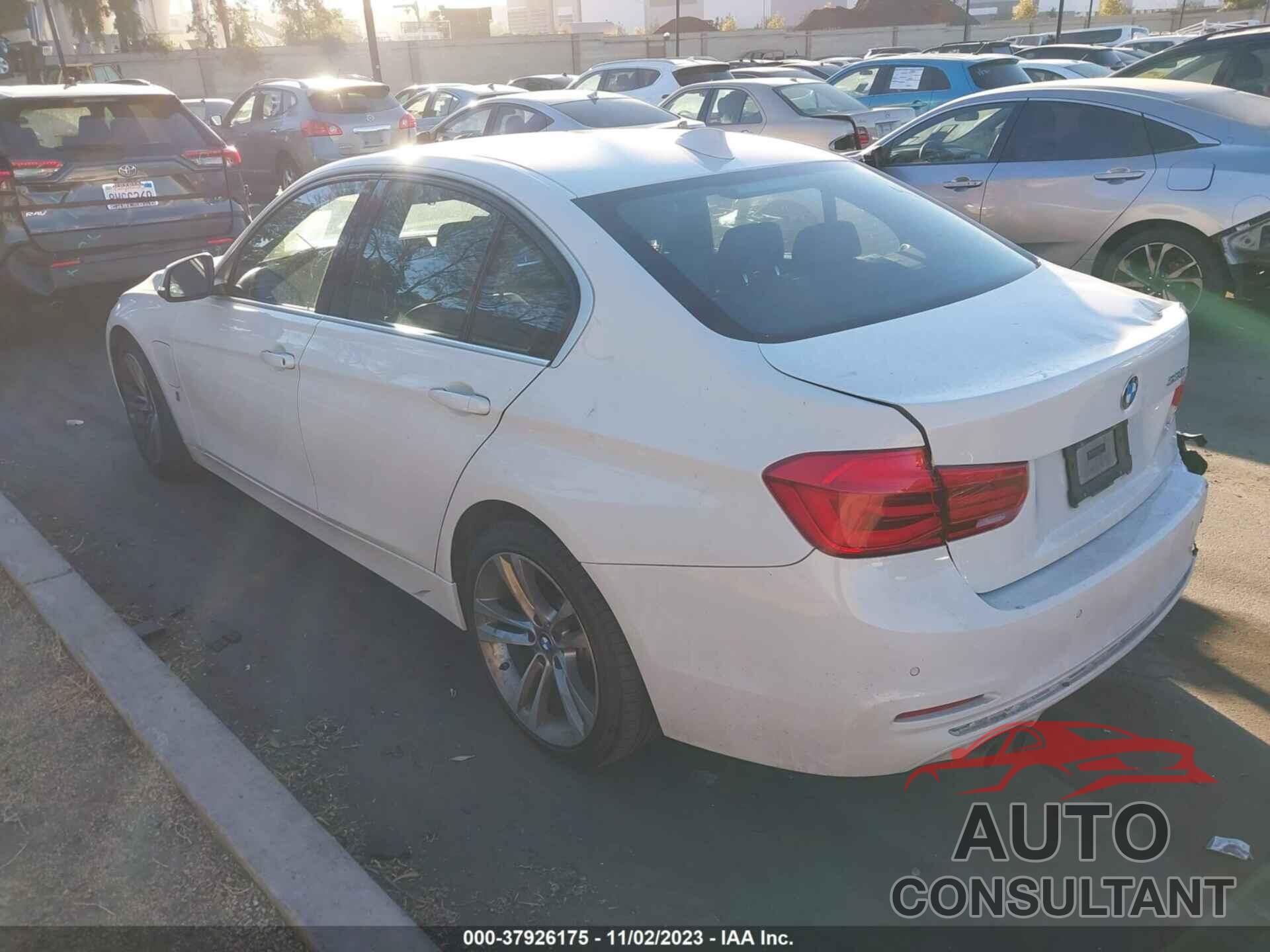 BMW 3 SERIES 2018 - WBA8E1C5XJA756722