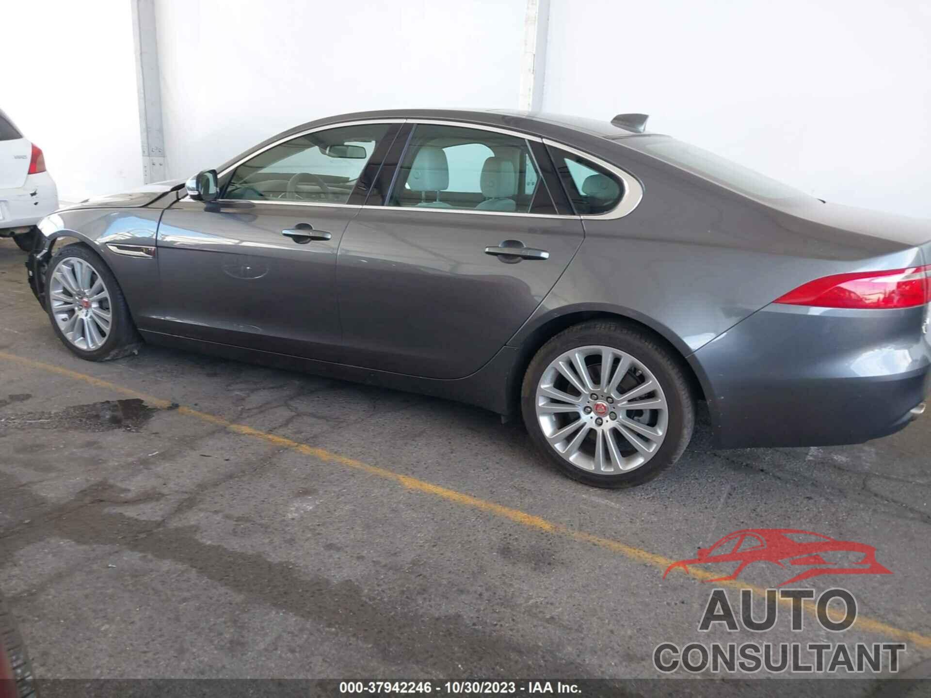 JAGUAR XF 2018 - SAJBK4FX5JCY69600