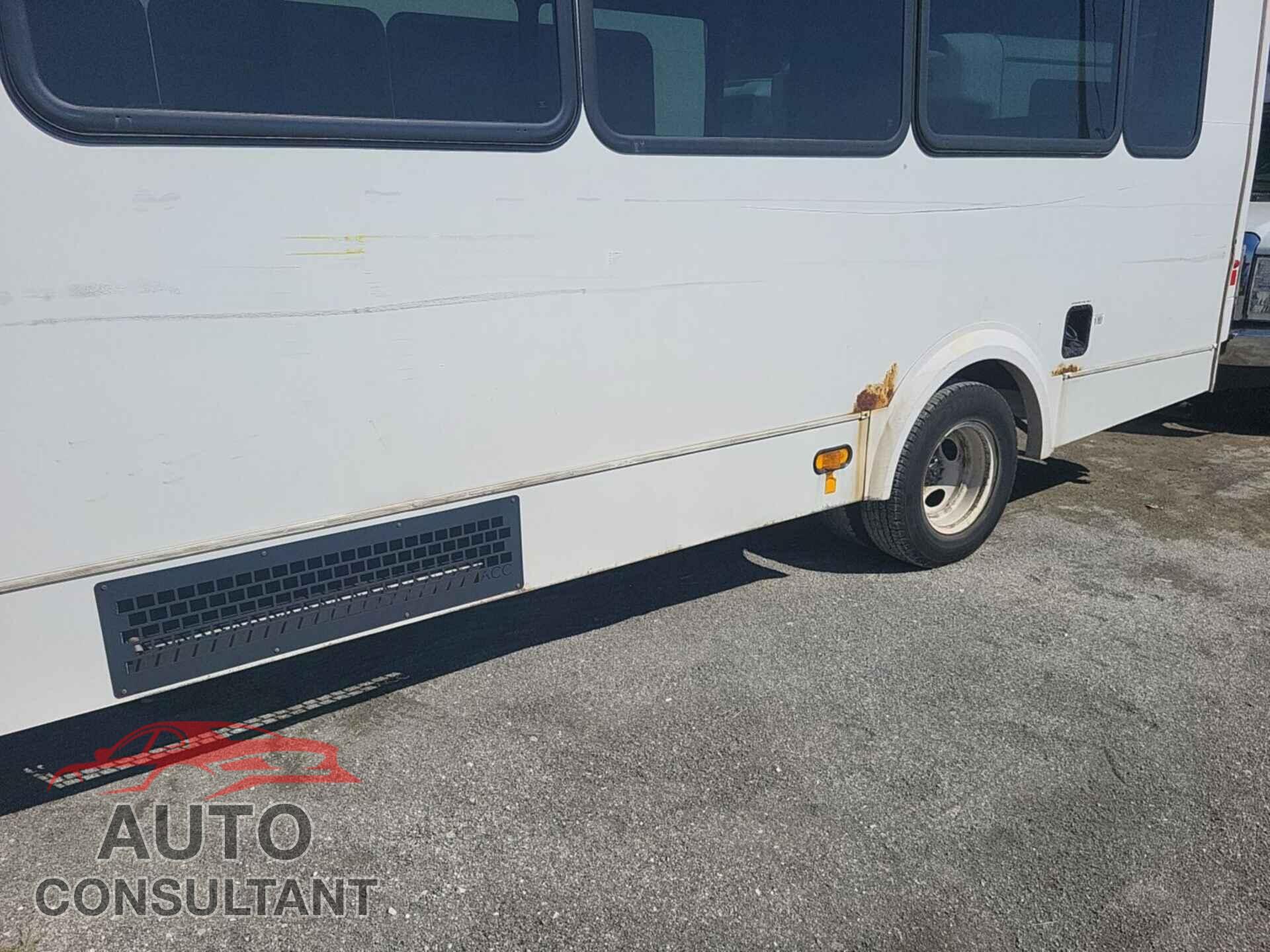 FORD E-450 CUTAWAY 2017 - 1FDFE4FS5HDC32007