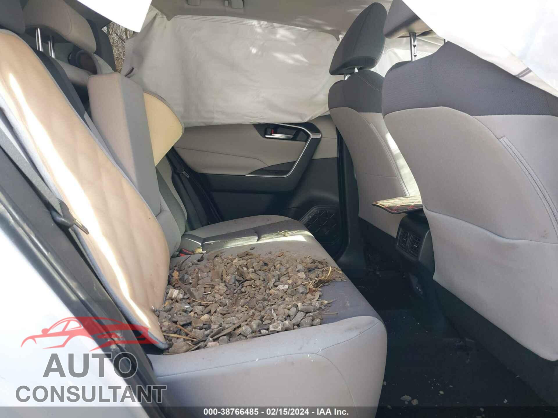 TOYOTA RAV4 2023 - JTMP1RFV4PD096530