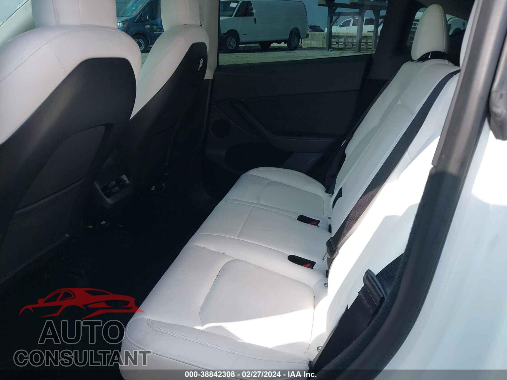 TESLA MODEL Y 2023 - 7SAYGDEE5PF630475