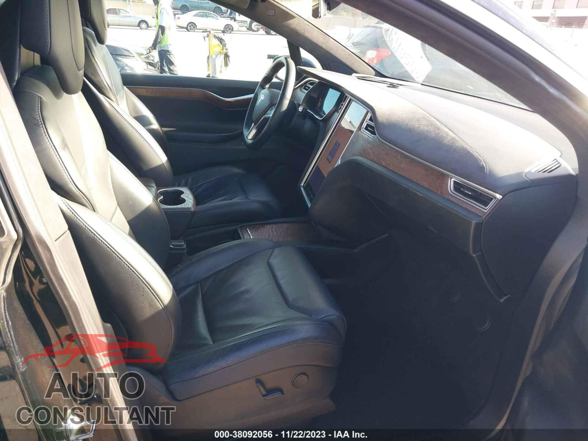 TESLA MODEL X 2017 - 5YJXCBE21HF055257