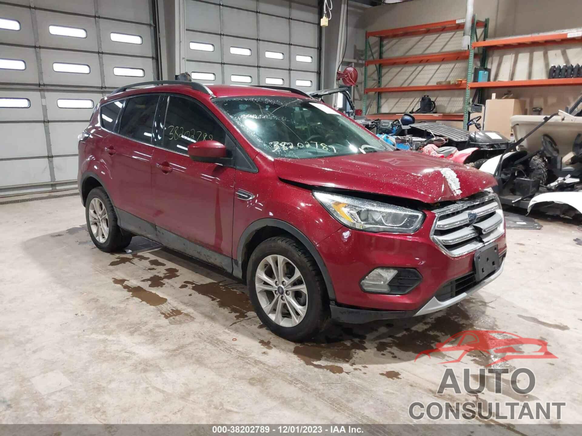 FORD ESCAPE 2017 - 1FMCU9G99HUE28272