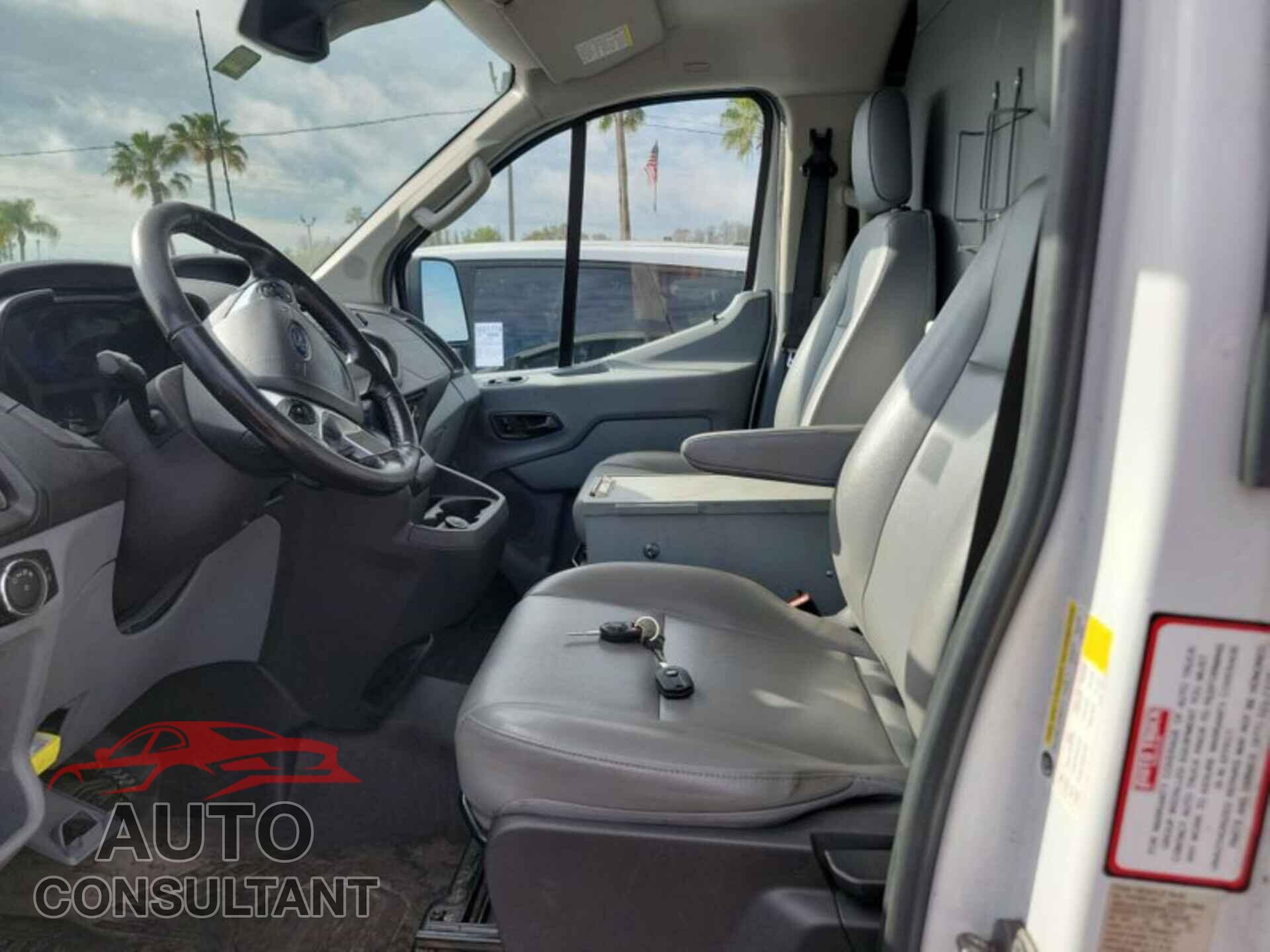 FORD TRANSIT-250 2017 - 1FTYR1YM3HKB33230