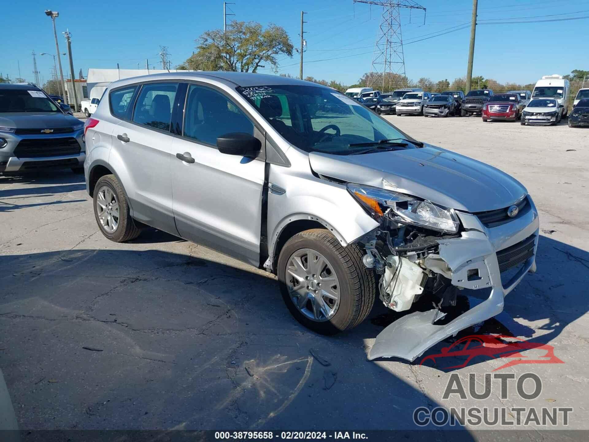 FORD ESCAPE 2016 - 1FMCU0F70GUC20419