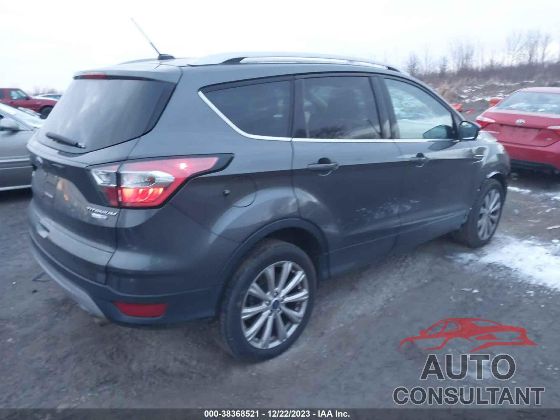 FORD ESCAPE 2017 - 1FMCU9J96HUB71368