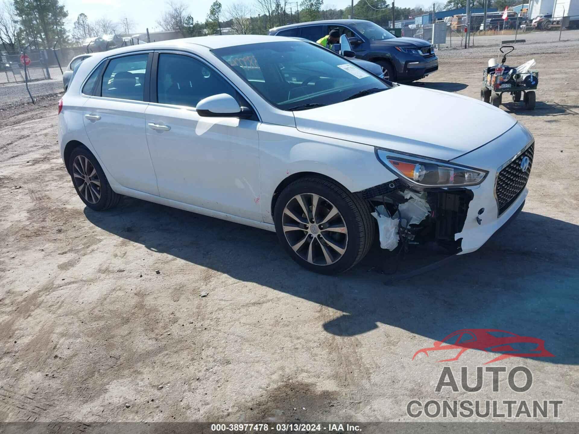 HYUNDAI ELANTRA GT 2018 - KMHH35LE6JU014523