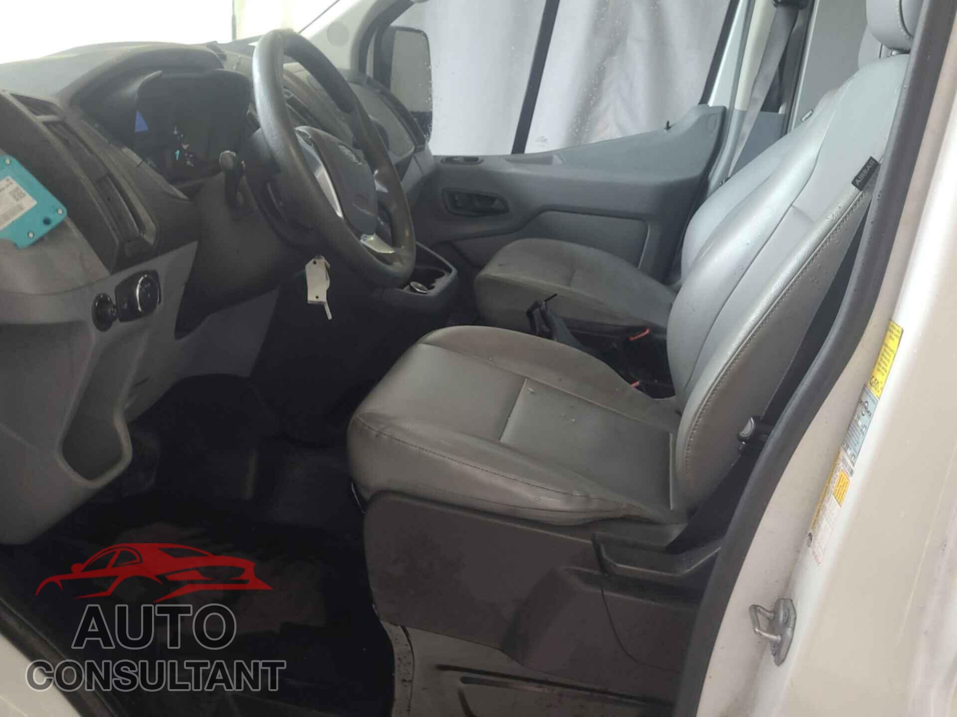 FORD TRANSIT 2017 - 1FTYR2CM5HKB06477