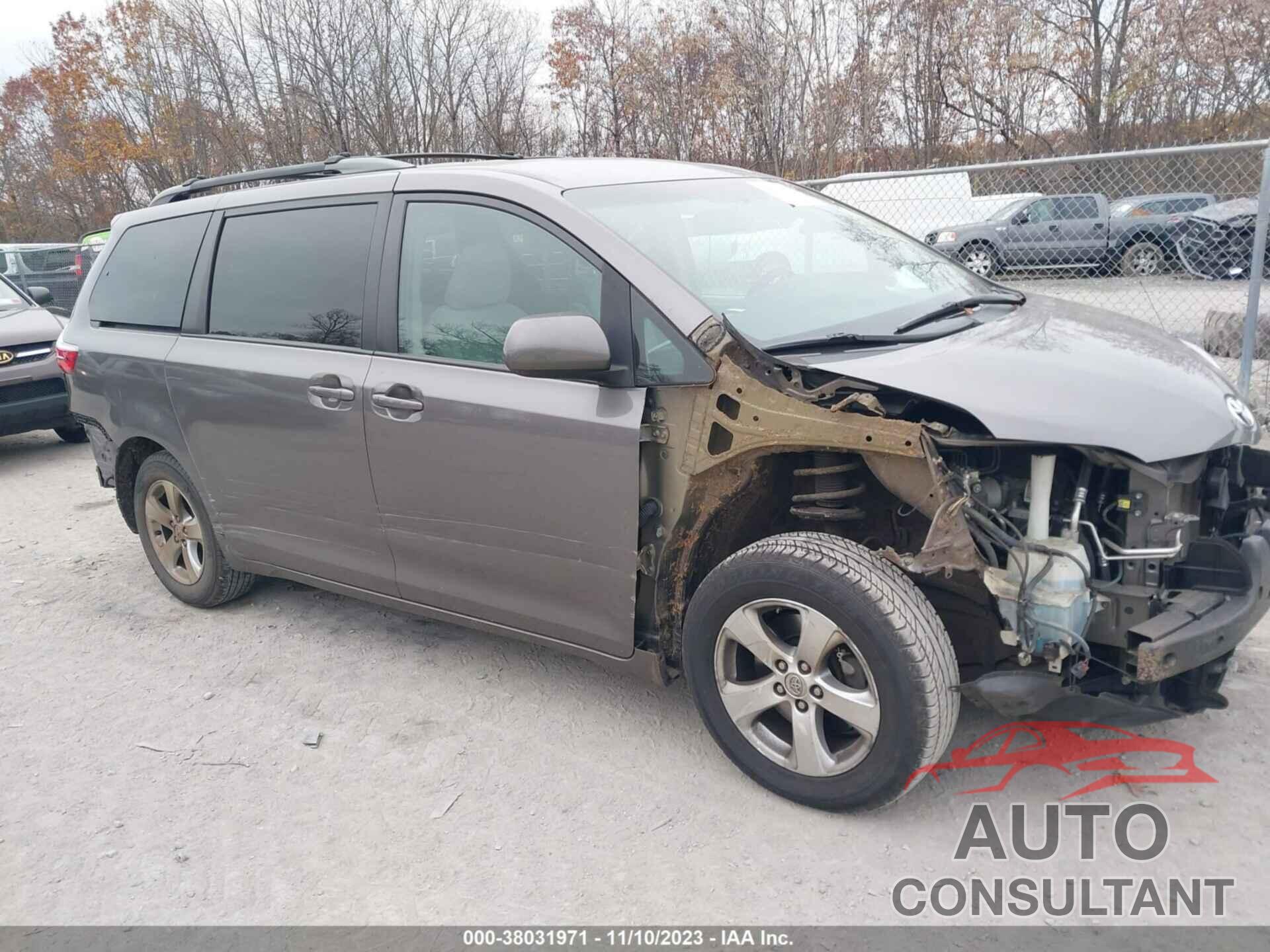 TOYOTA SIENNA 2017 - 5TDKZ3DC0HS900667