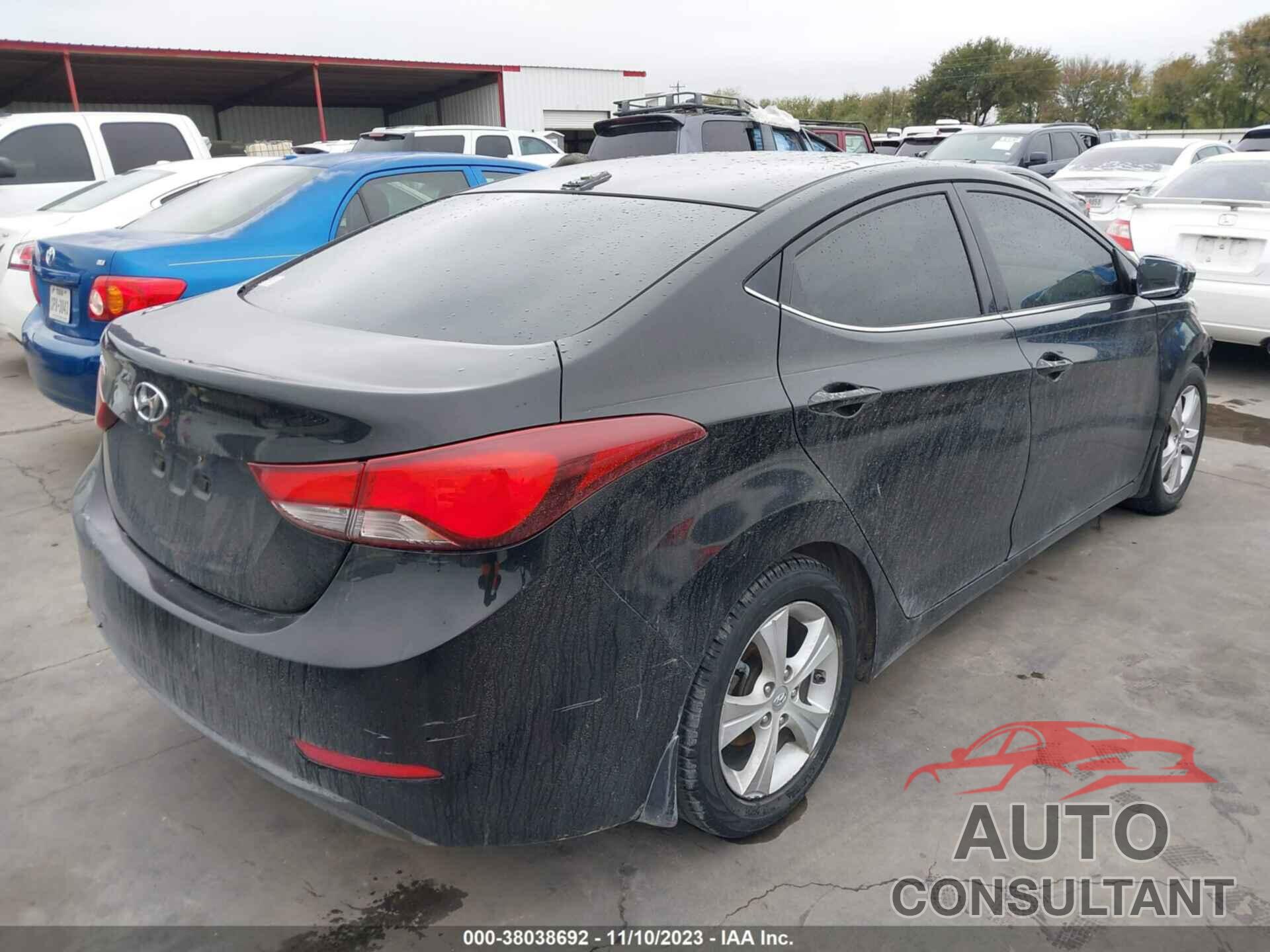 HYUNDAI ELANTRA 2016 - KMHDH4AE8GU566417