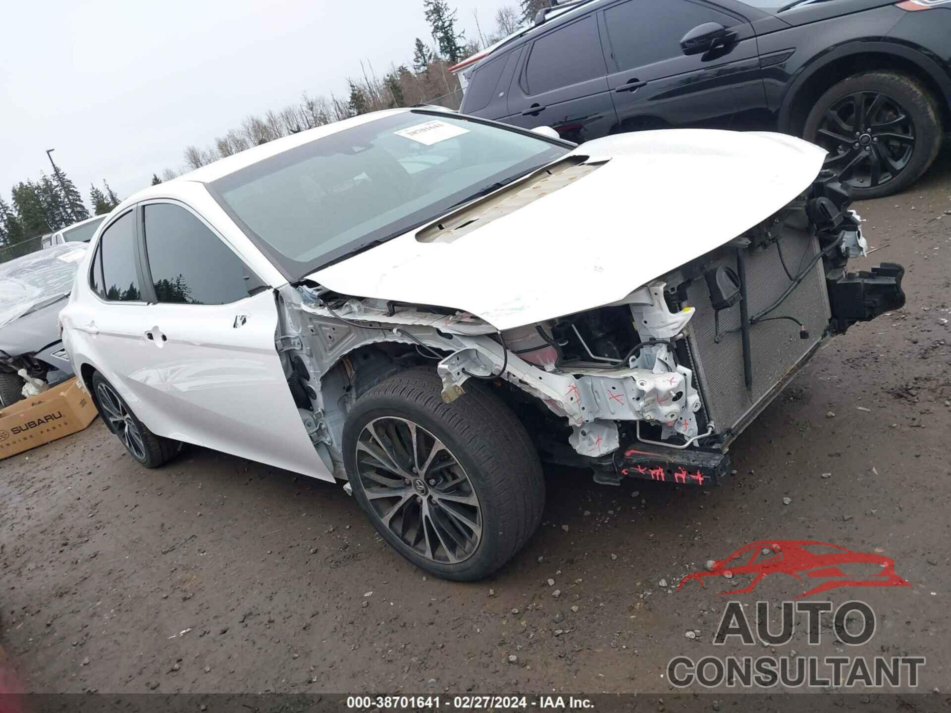 TOYOTA CAMRY 2018 - 4T1B11HK7JU596702