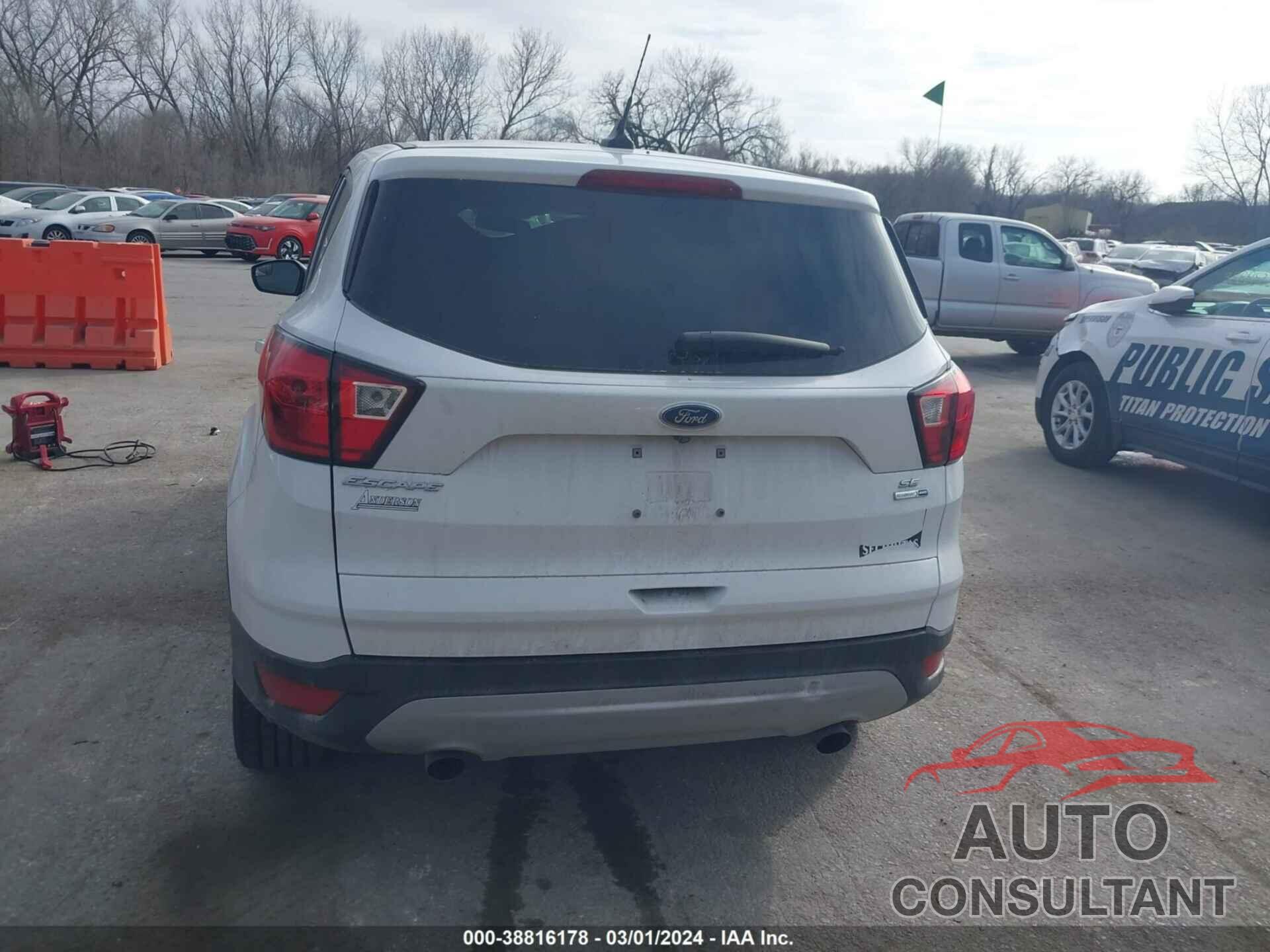 FORD ESCAPE 2019 - 1FMCU9GD6KUB78145