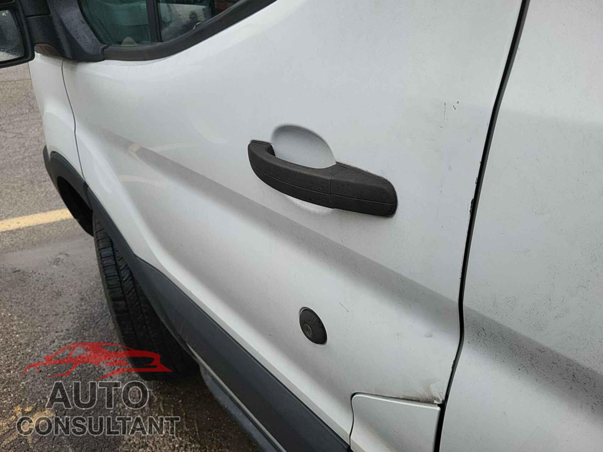 FORD TRANSIT 2017 - 1FTYR1YM0HKB19043