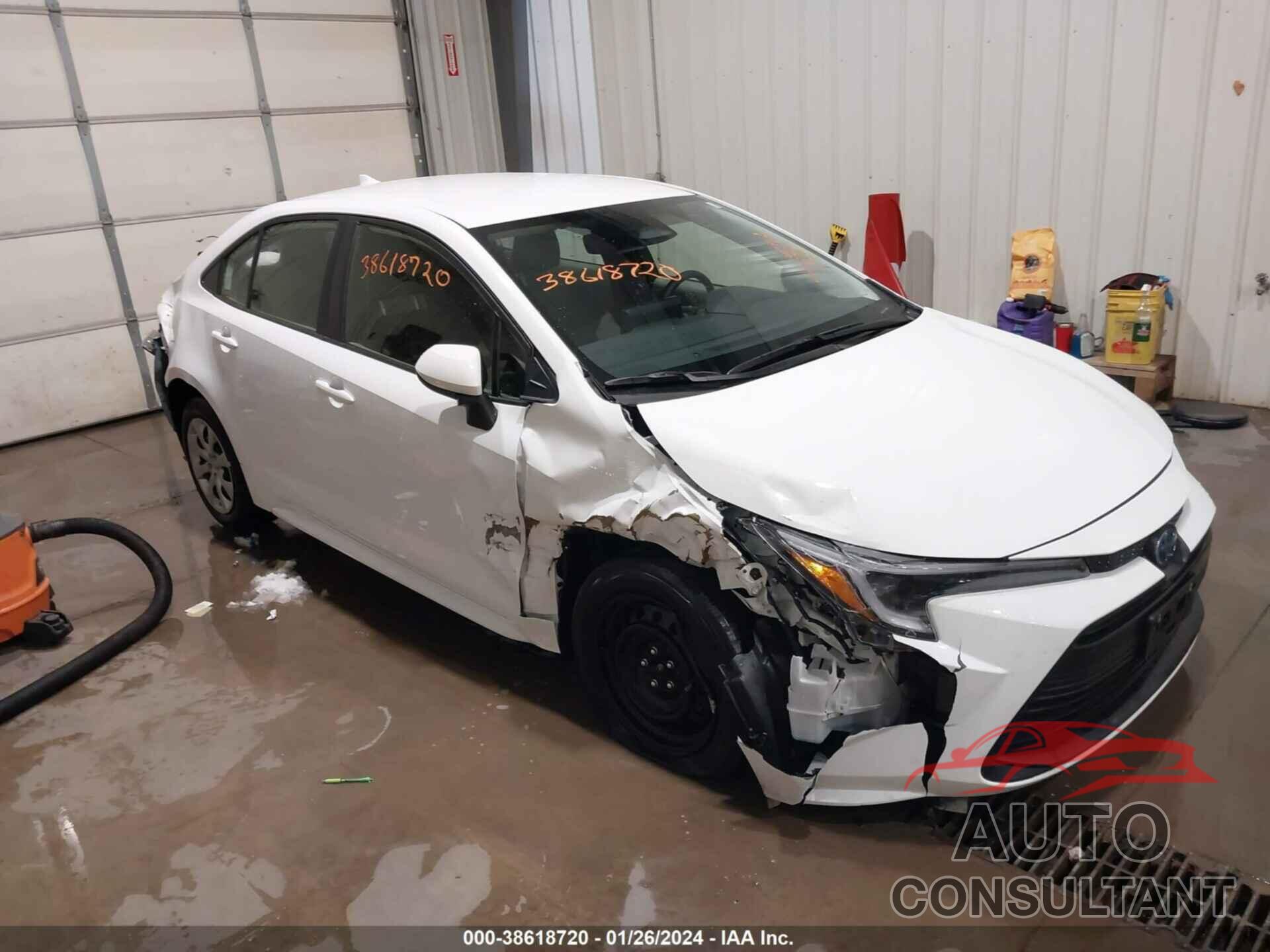 TOYOTA COROLLA 2023 - JTDBCMFE2PJ013217