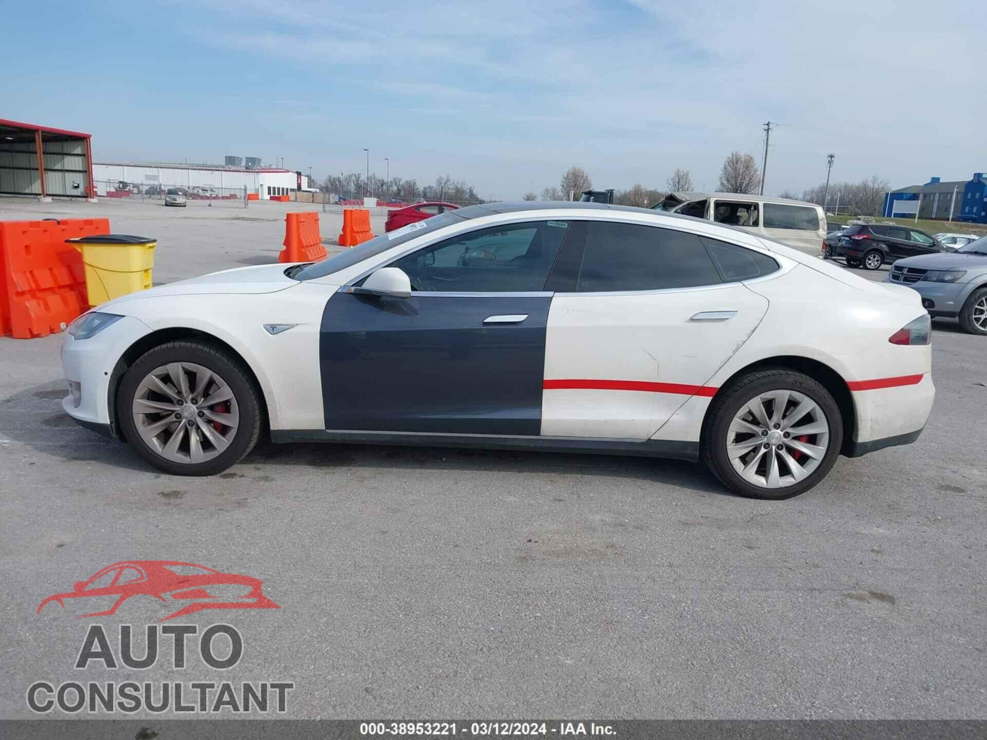 TESLA MODEL S 2015 - 5YJSA1H48FF084775