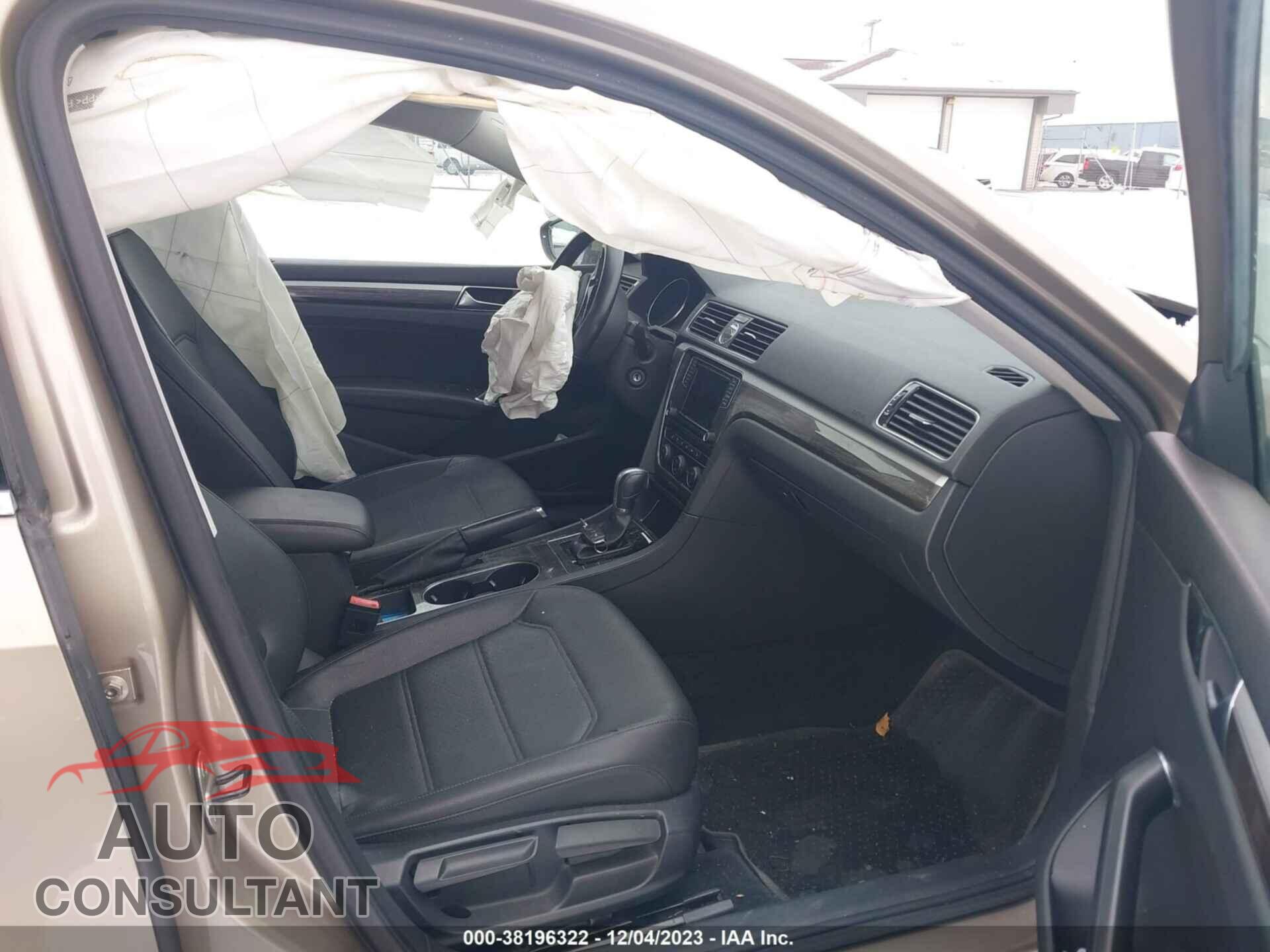 VOLKSWAGEN PASSAT 2016 - 1VWBT7A30GC044894