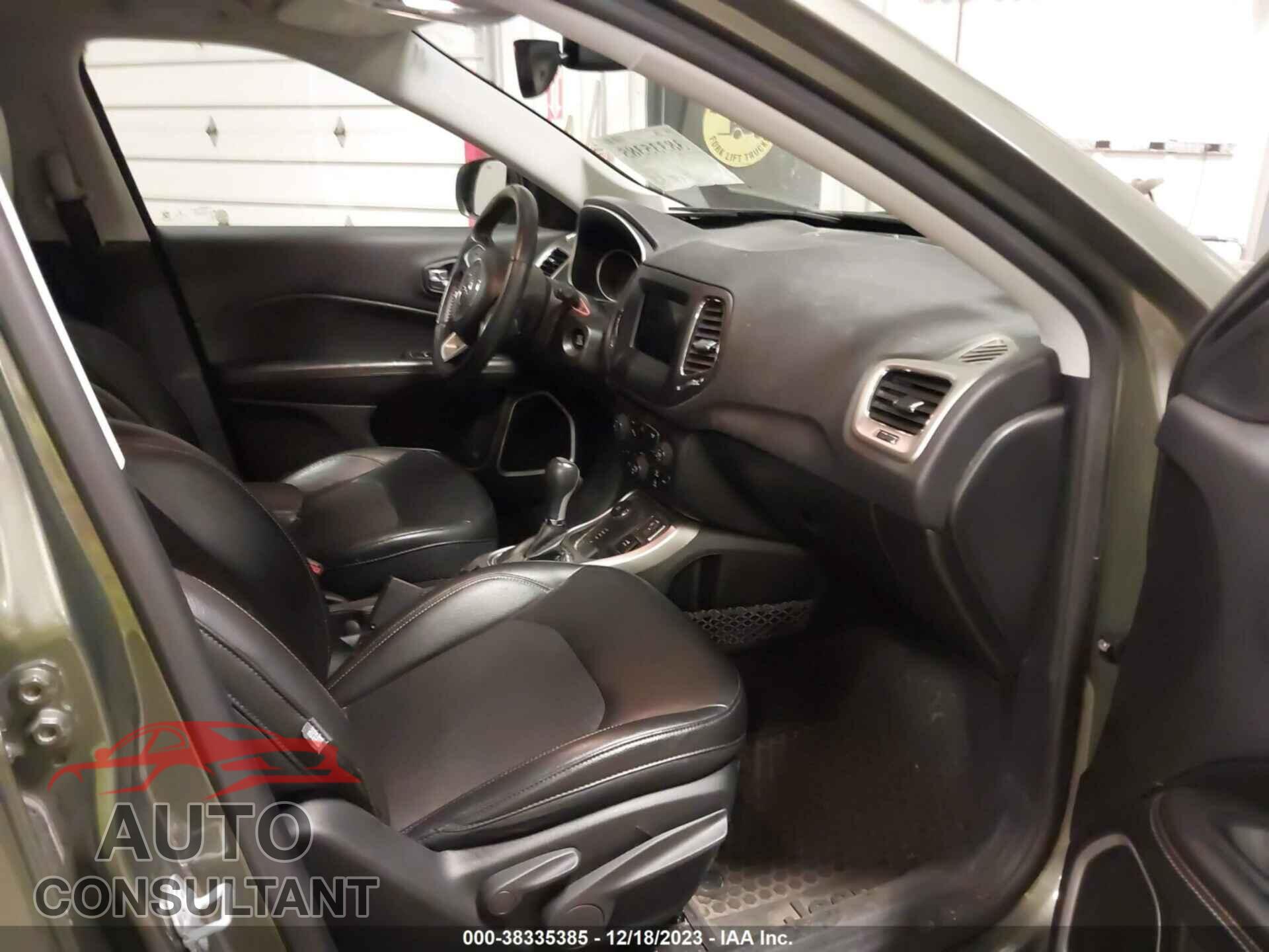 JEEP COMPASS 2018 - 3C4NJDBB5JT205343