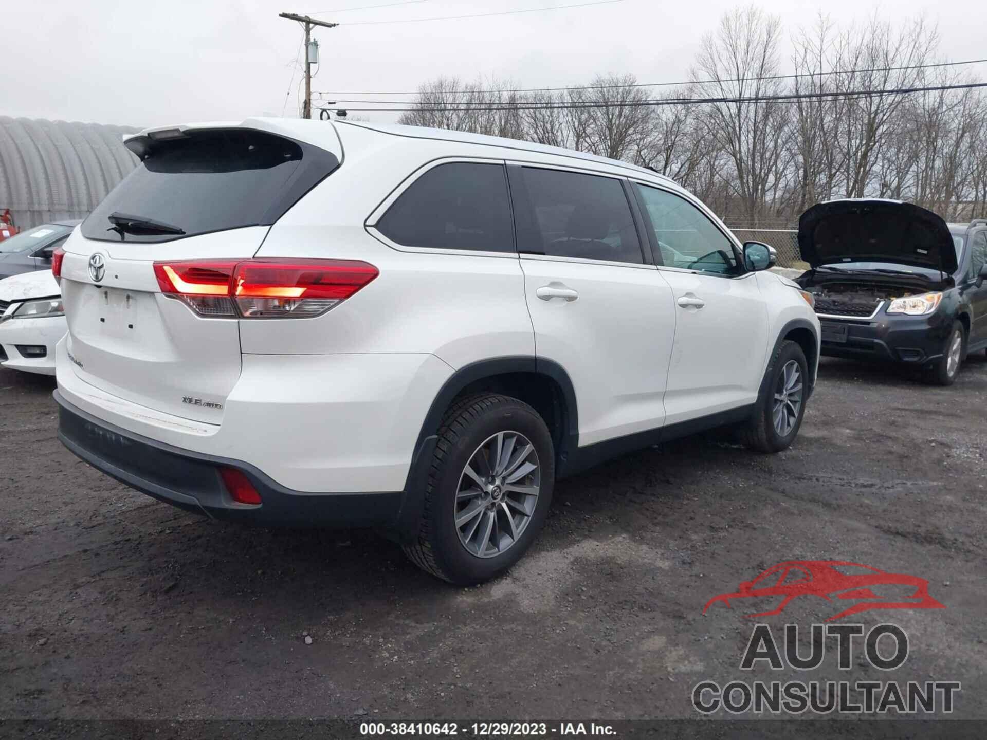 TOYOTA HIGHLANDER 2019 - 5TDJZRFH2KS606105