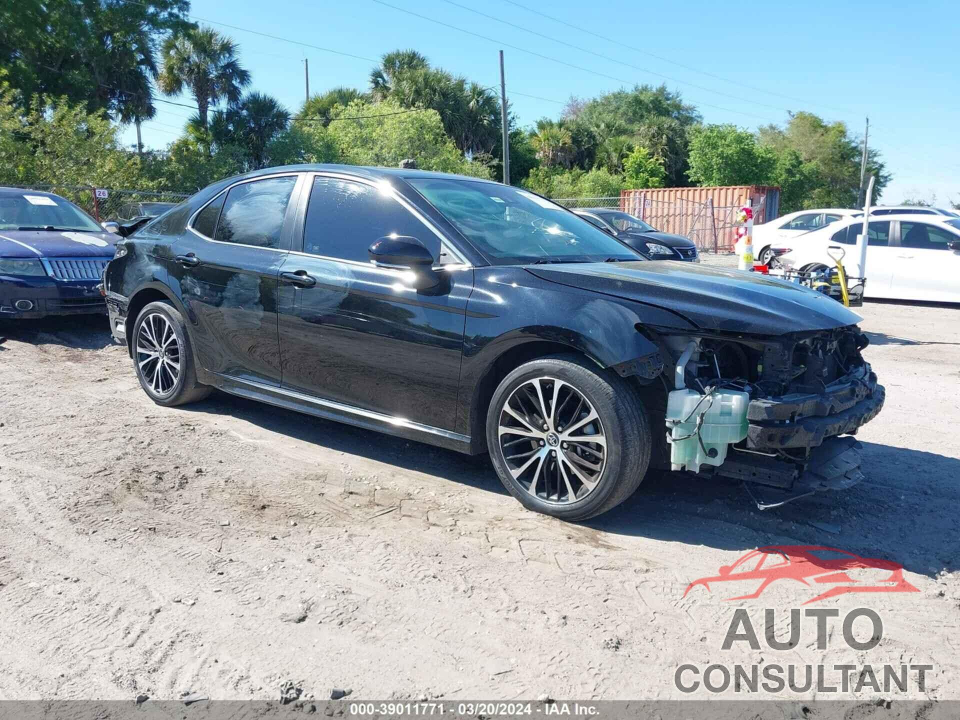 TOYOTA CAMRY 2018 - 4T1B11HK2JU622719