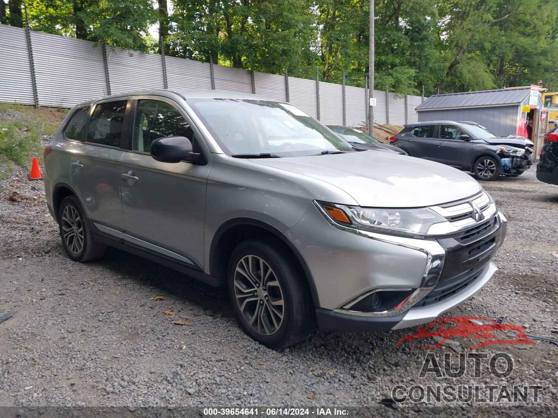 MITSUBISHI OUTLANDER 2018 - JA4AZ3A39JZ057020