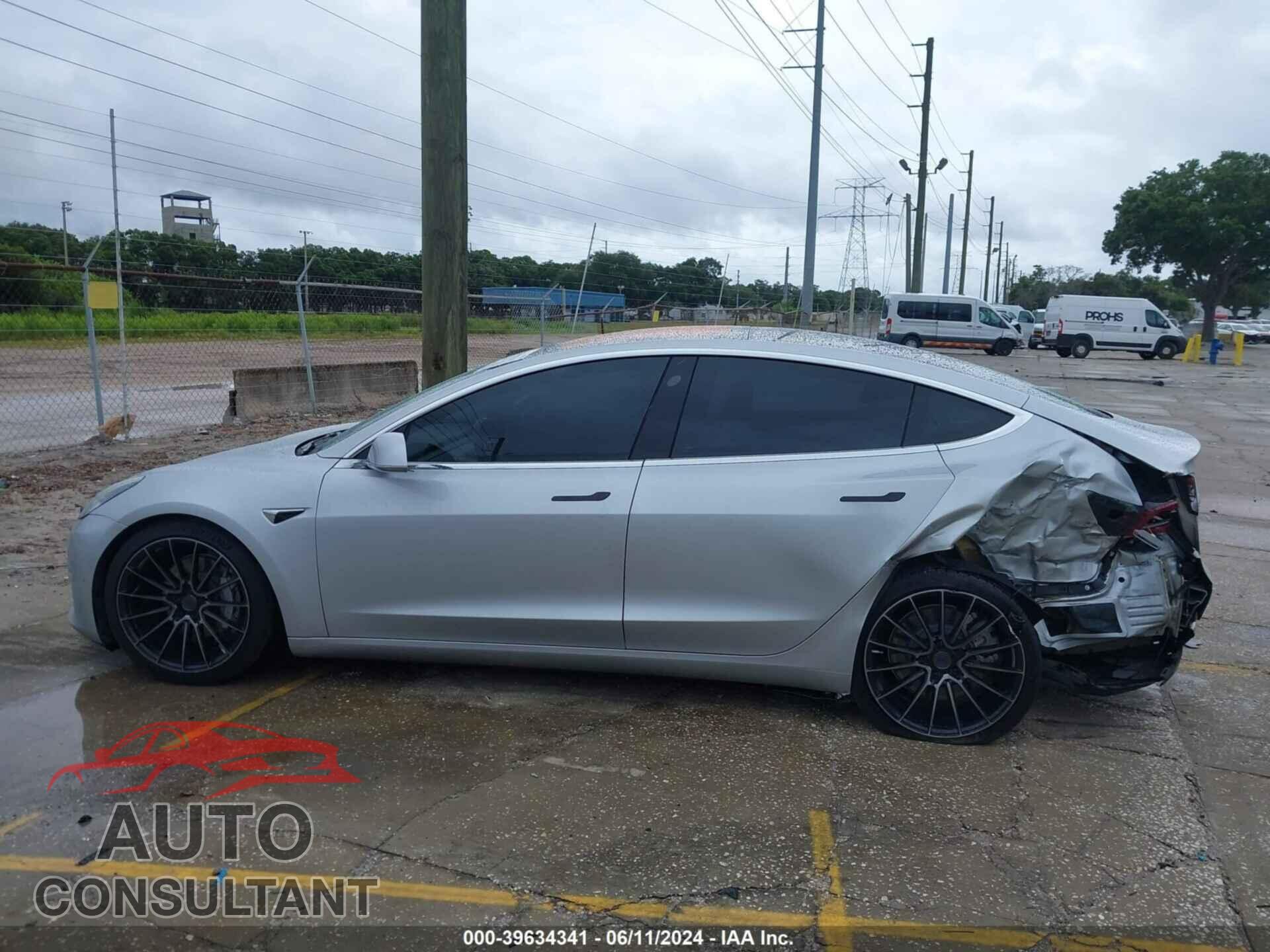 TESLA MODEL 3 2018 - 5YJ3E1EA7JF060799